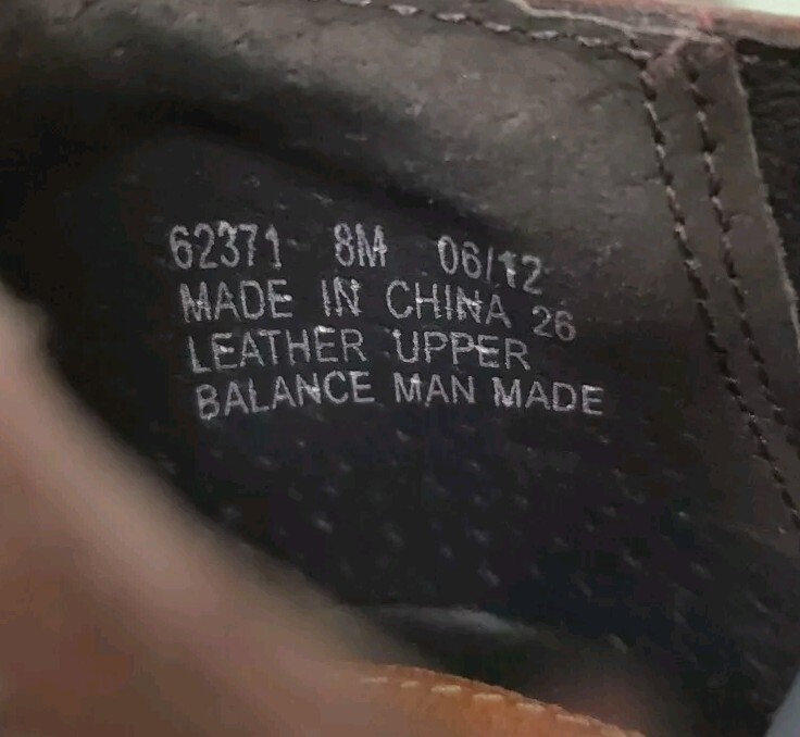 Clarks Artisan Brown Leather Ankle Bootie 8M Buckle Zip 2.75in Cuban Heel Office