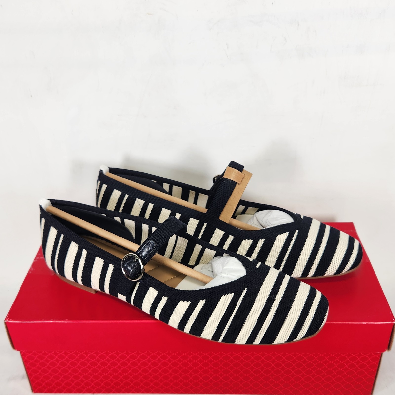 7.5 WOM – Kelly & Katie Tajah – Navy / Off White Stripe Knit