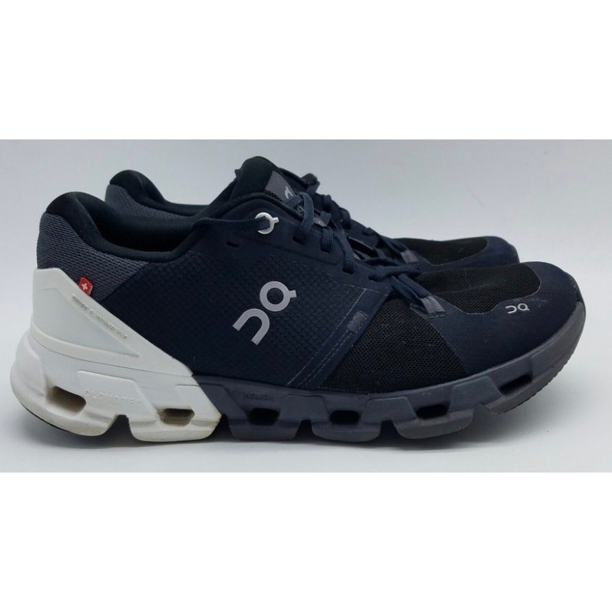 On Cloud Cloudflyer Women’s Size 8.5 Running/Walking Shoes Black/White Athletic