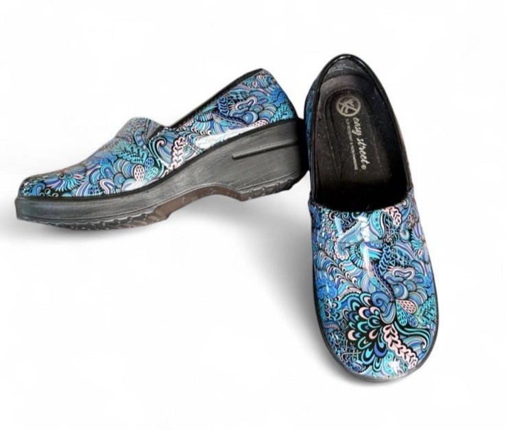 Garden Clogs psychedelic paisley blue woman’s shinny slides size 6.5