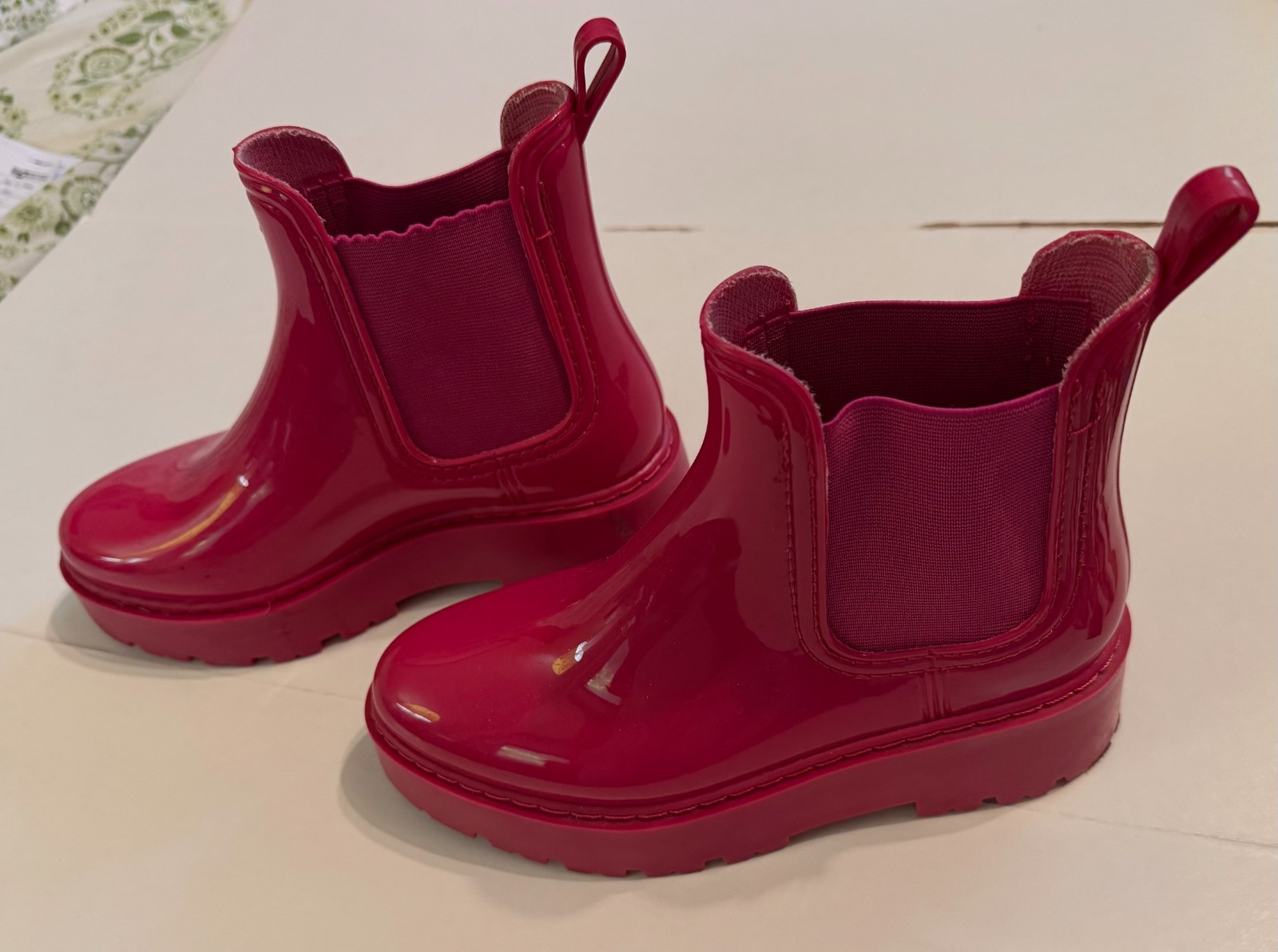 Esos Design fuschia short rubber boots galoshes rain boots size 6 good condition