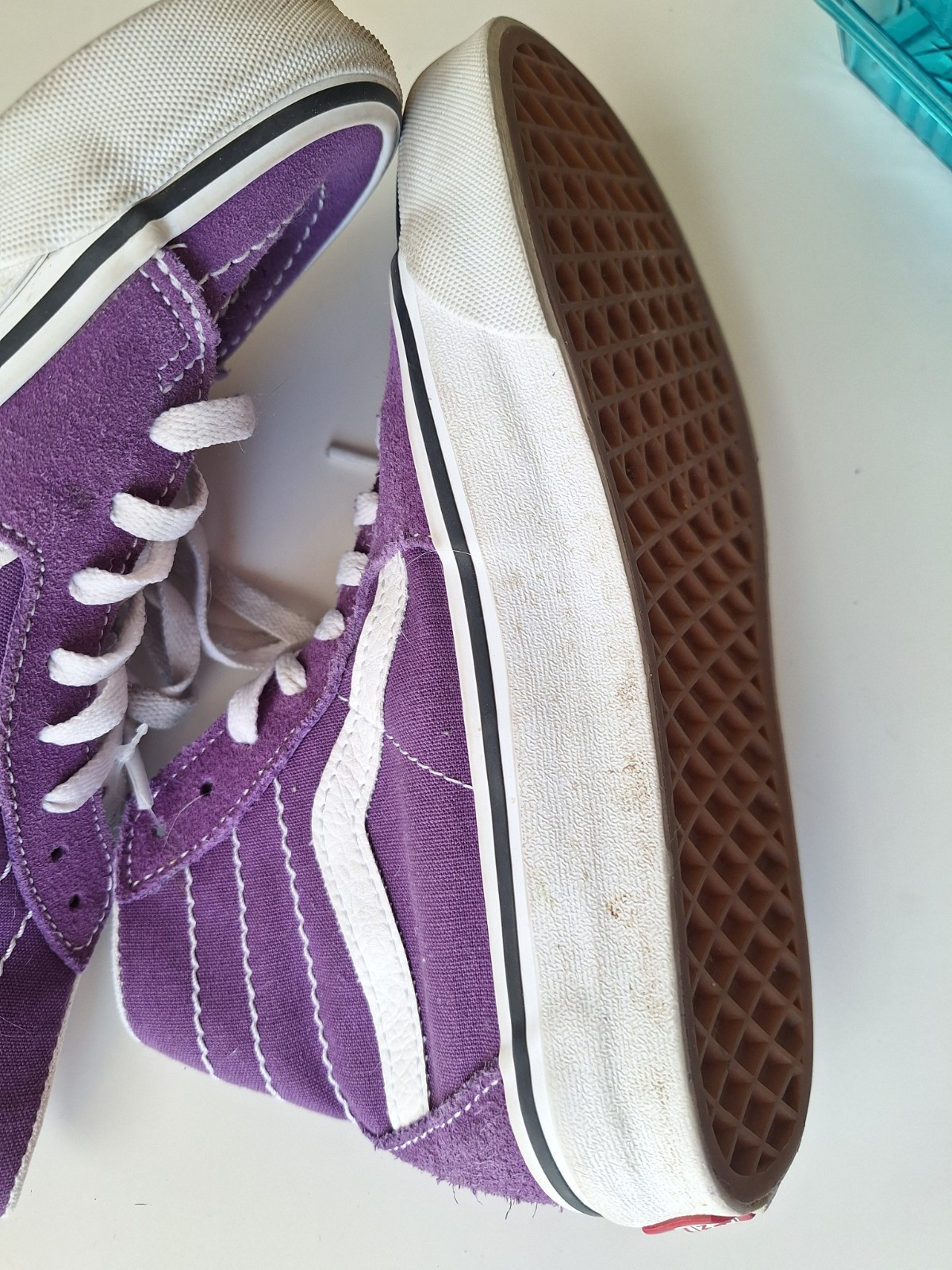Men’s 5 WOMEN’s 6.5 PURPLE HIGH TOP VANS Shoes.