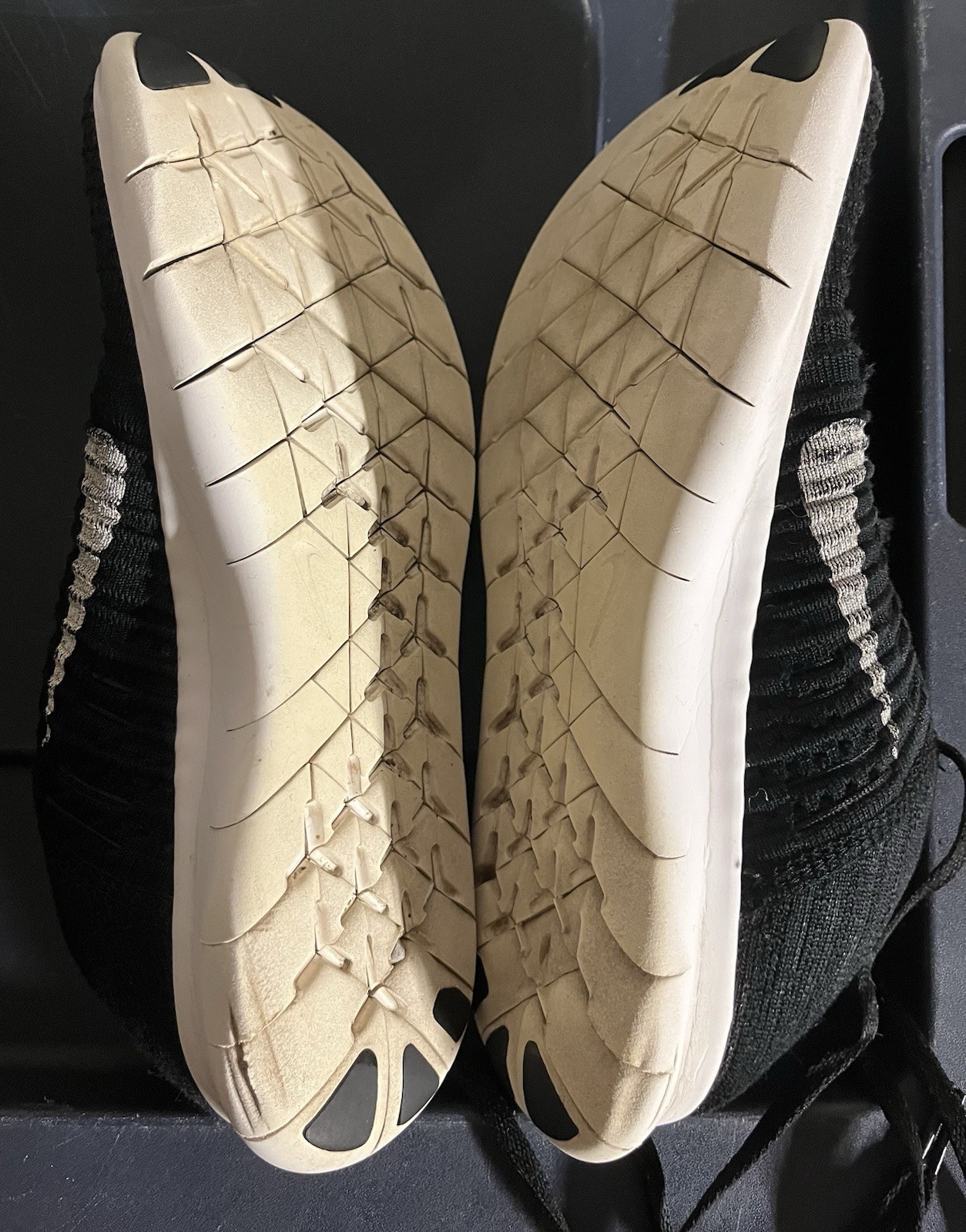 Nike Free RN Flyknit Women’s Low Top Flyknit Sneakers Black/White 831070-001