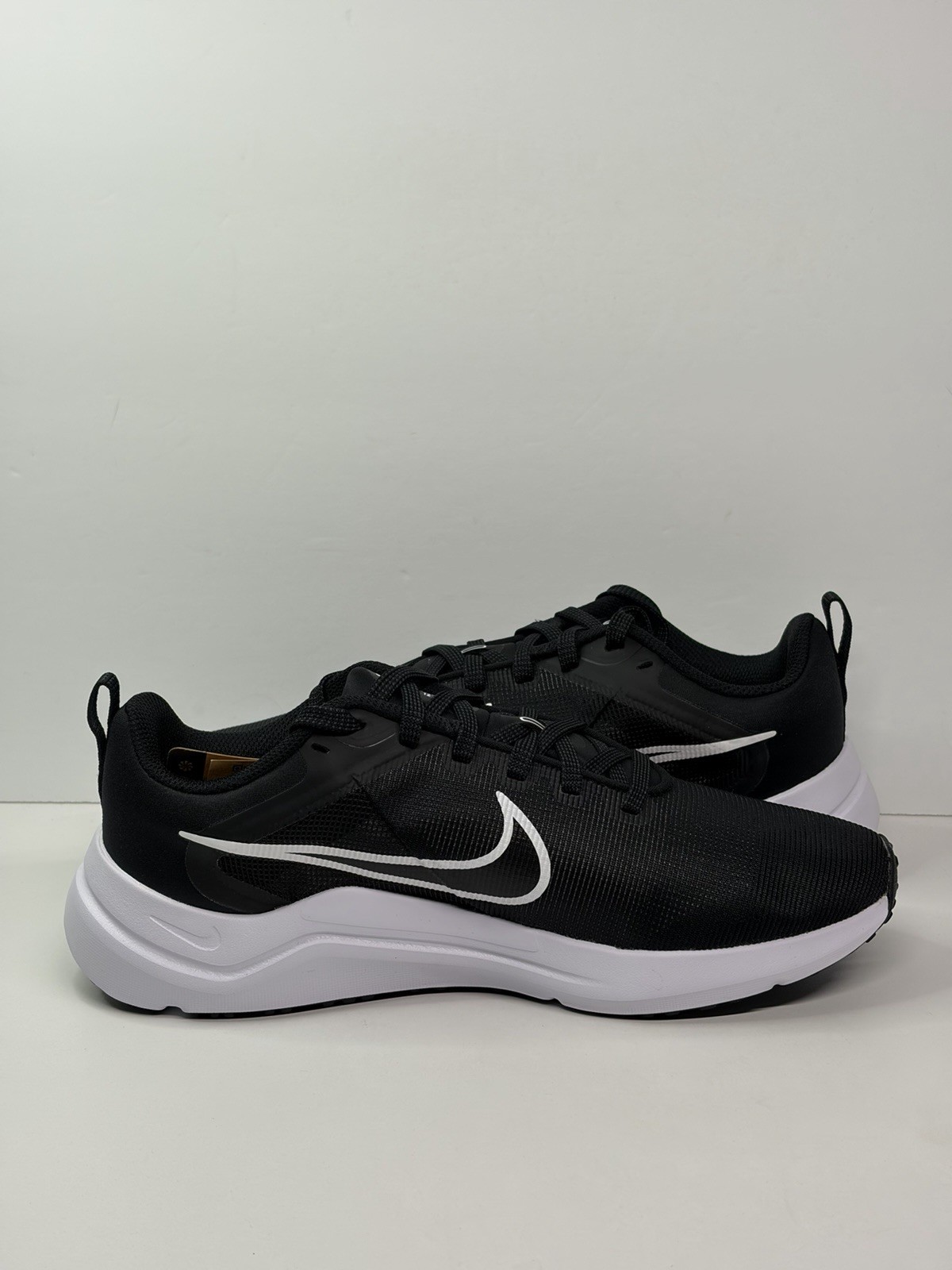 Nike Downshifter 12 Black White Workout Running Shoe DD9294-001 Women’s 8 – 9