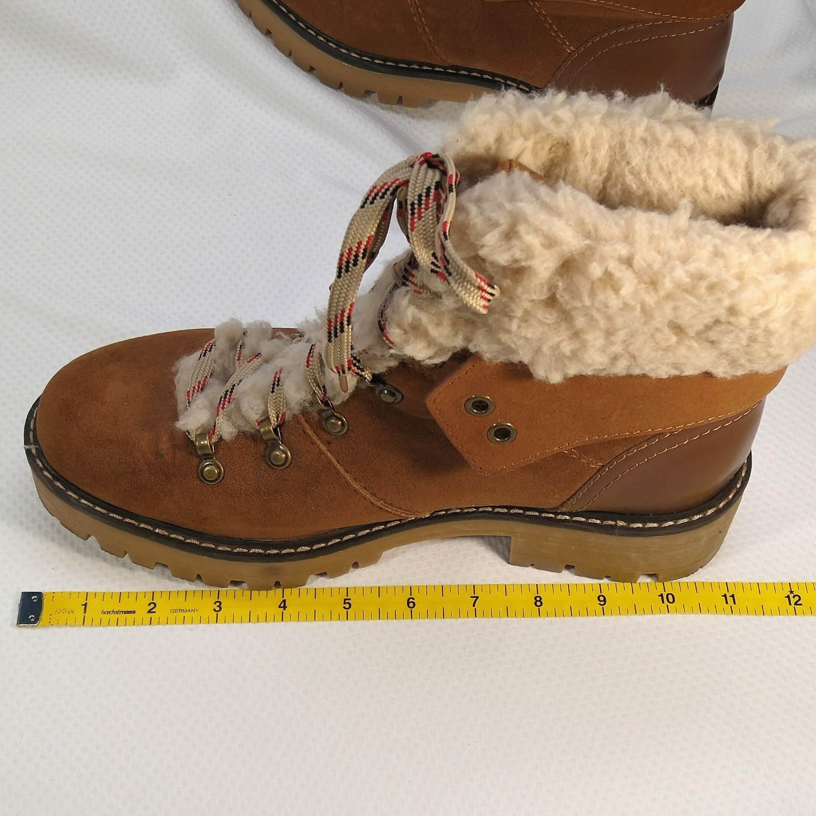 Time and Tru Women’s 9W Brown Faux Suede Lace Up Ankle Bootie Fur Lined Cozy