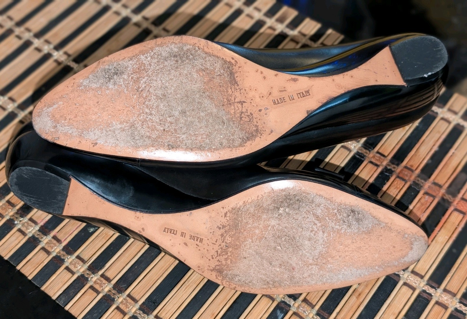Salvatore Ferragamo Black Patent Leather Vara Bow Heel Pumps Size 9AAA