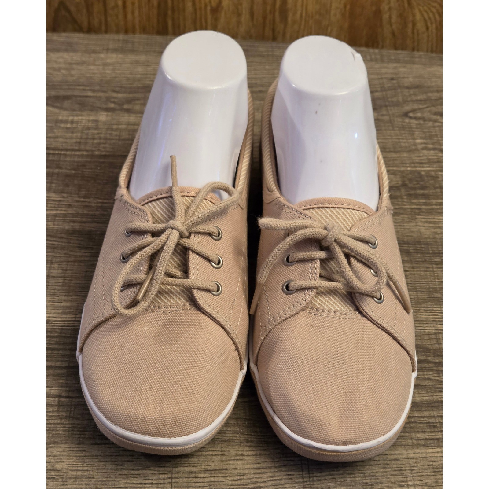Grasshoppers Canvas Lace Up Shoes Womens Size 8.5 Tan