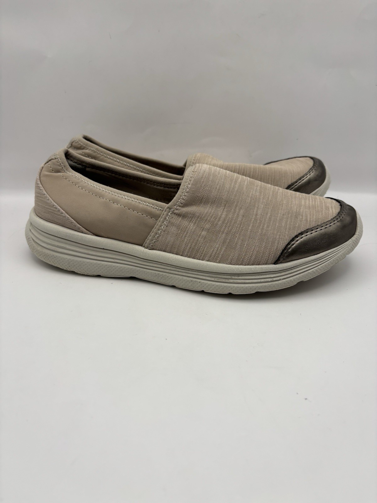Bzees Beige Slip On Shoes Women Size 8.5