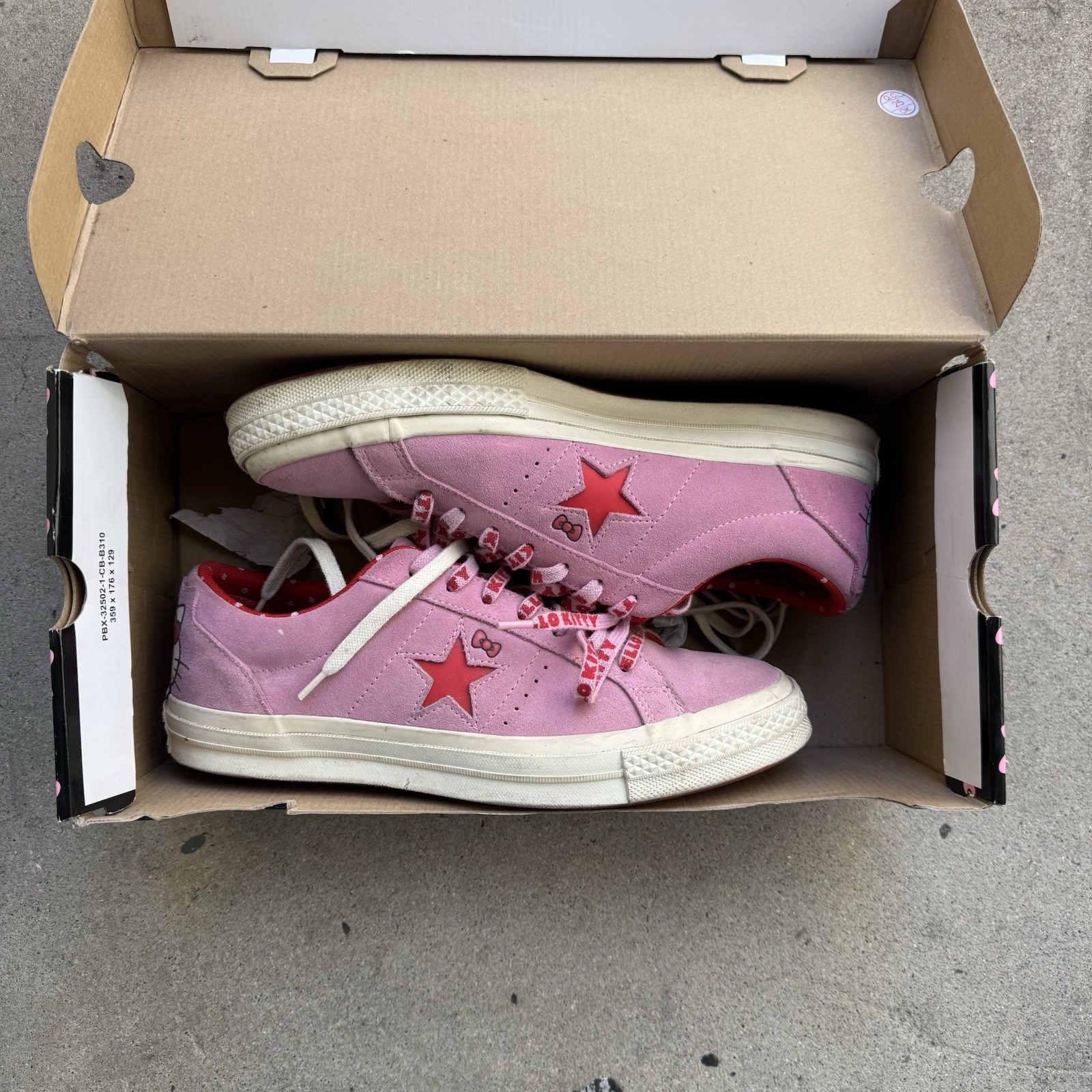Converse One Star Hello Kitty Pink Low Top Suede Sneakers men’s 9/ Women’s 11