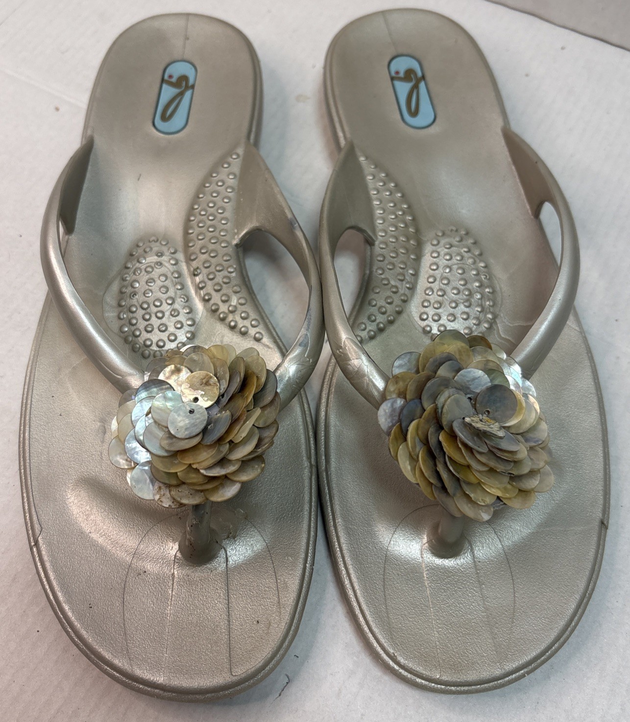 Oka B Flip Flop Sandals with Floral Embellishment Gray Womens Size Med Lg Rubber