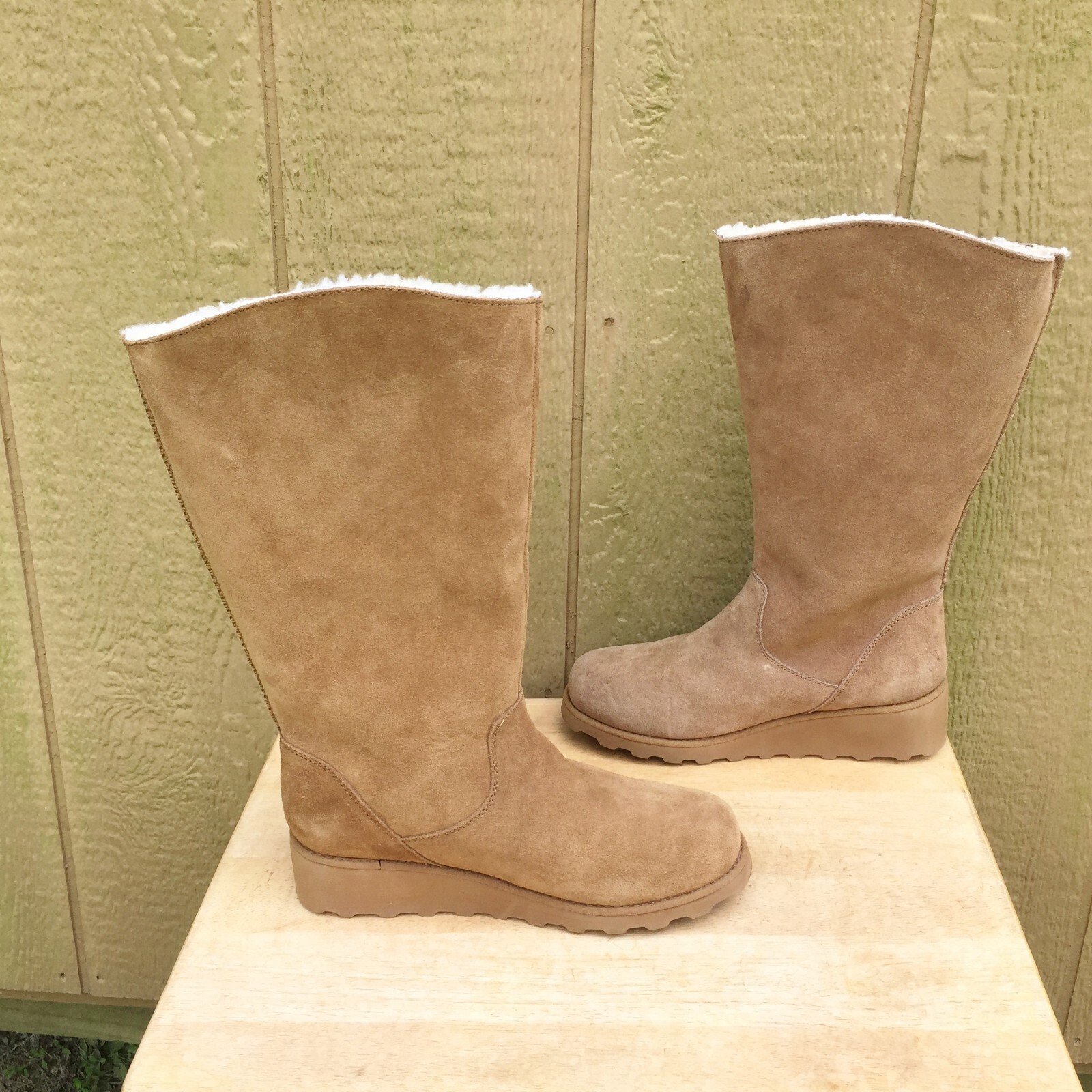 Mismatched Bear Paw Hayden Woman Boots Size US 7 Right & 8 Left Brown Suede NEW