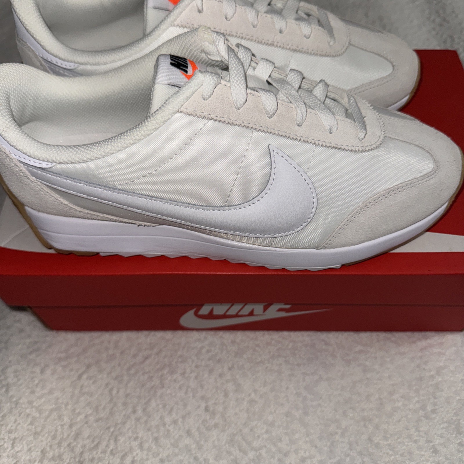 W Nike Pacific Leather White 9 NIB