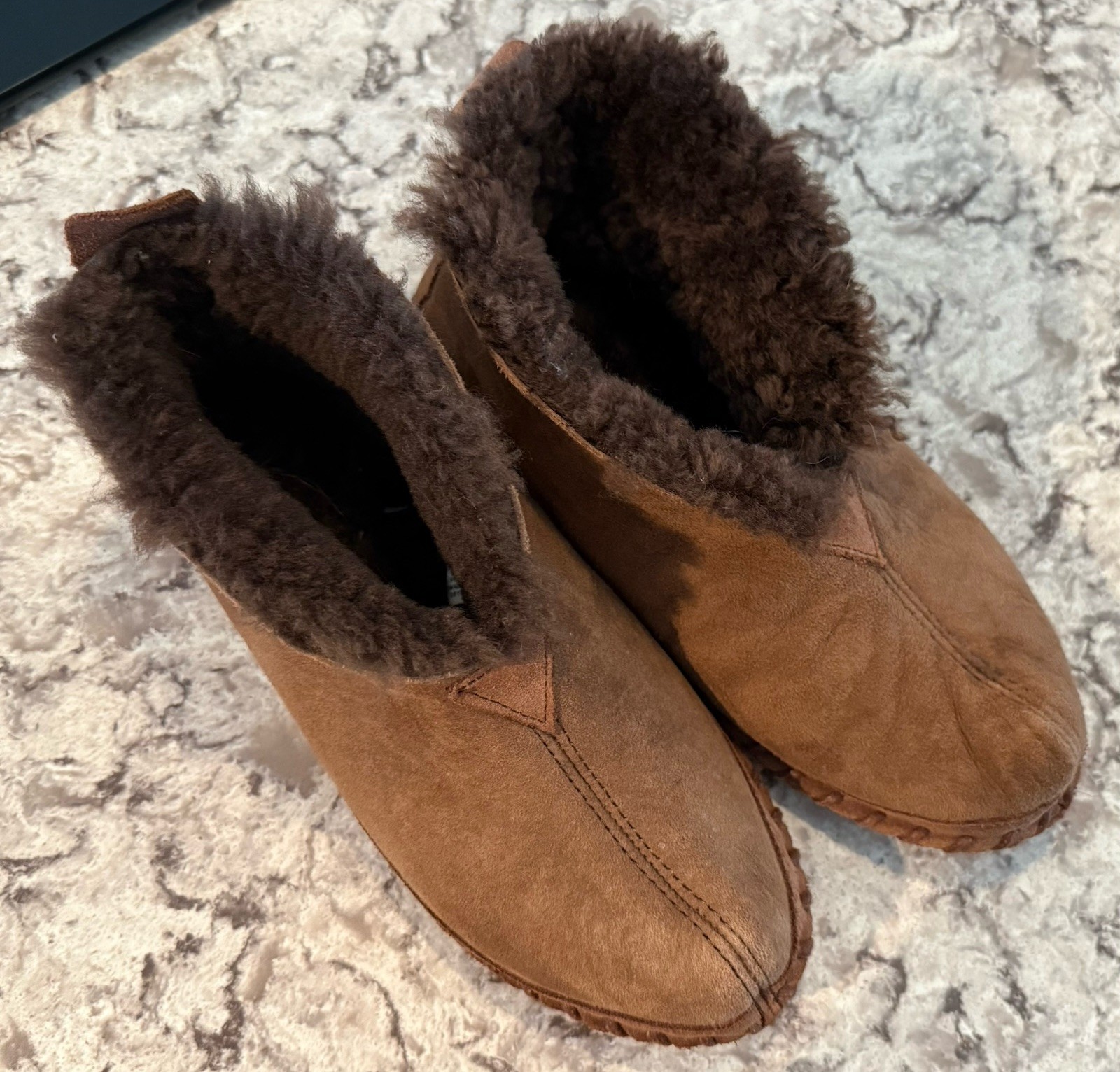 L.L. Bean Shoes Womens Size 7 Wicked Good Brown Suede Slippers