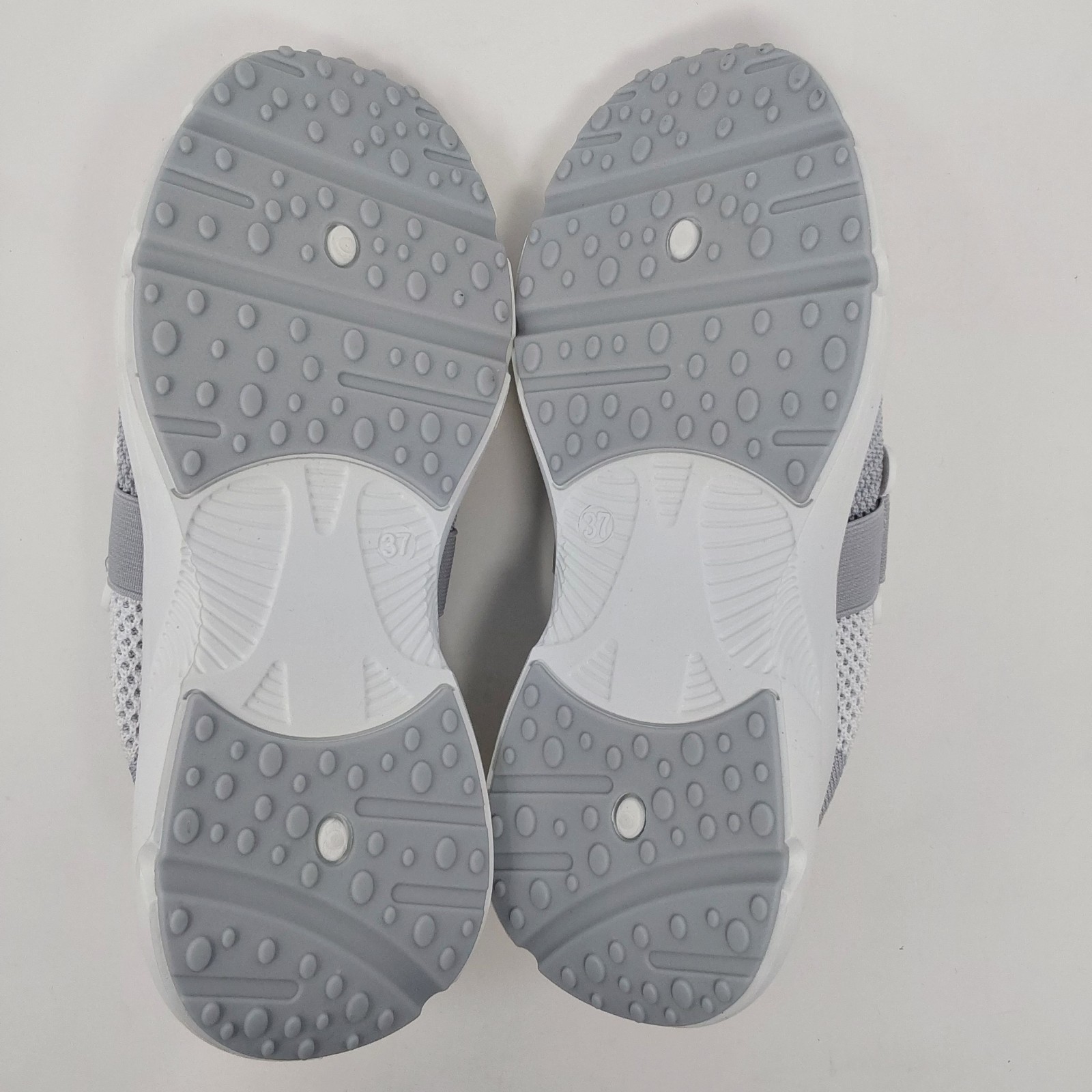 Womens White Gray Knit Slip On Sneakers Chain Accent Shoes EU 37 US 6.5