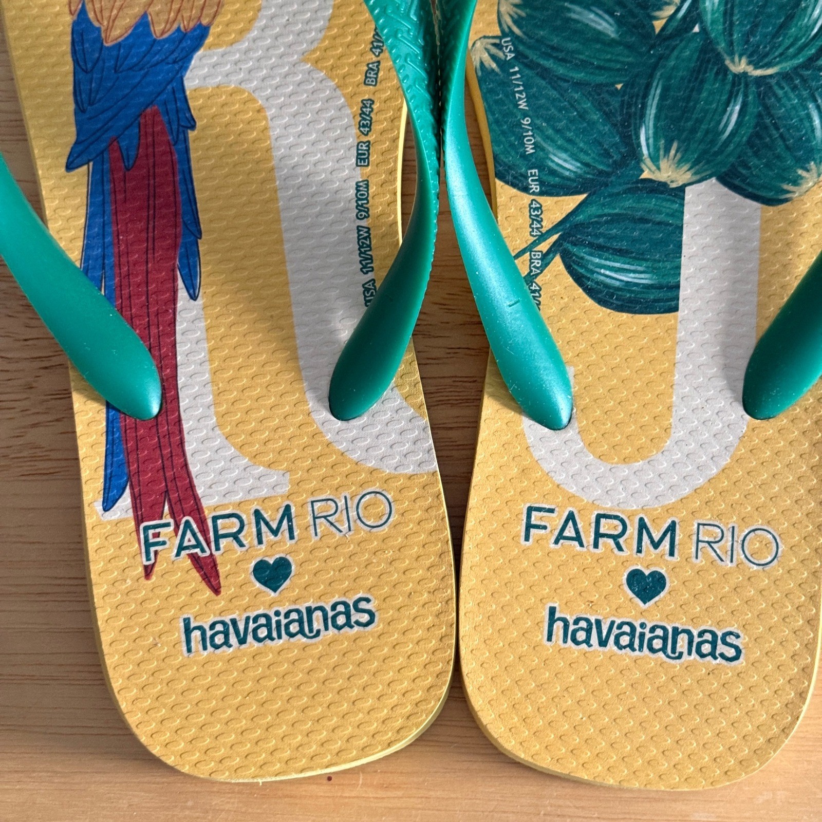 Havaianas x Farm Rio Yellow Tropical Parrot Fruit Flip Flops Women 11/12 -M 9/10