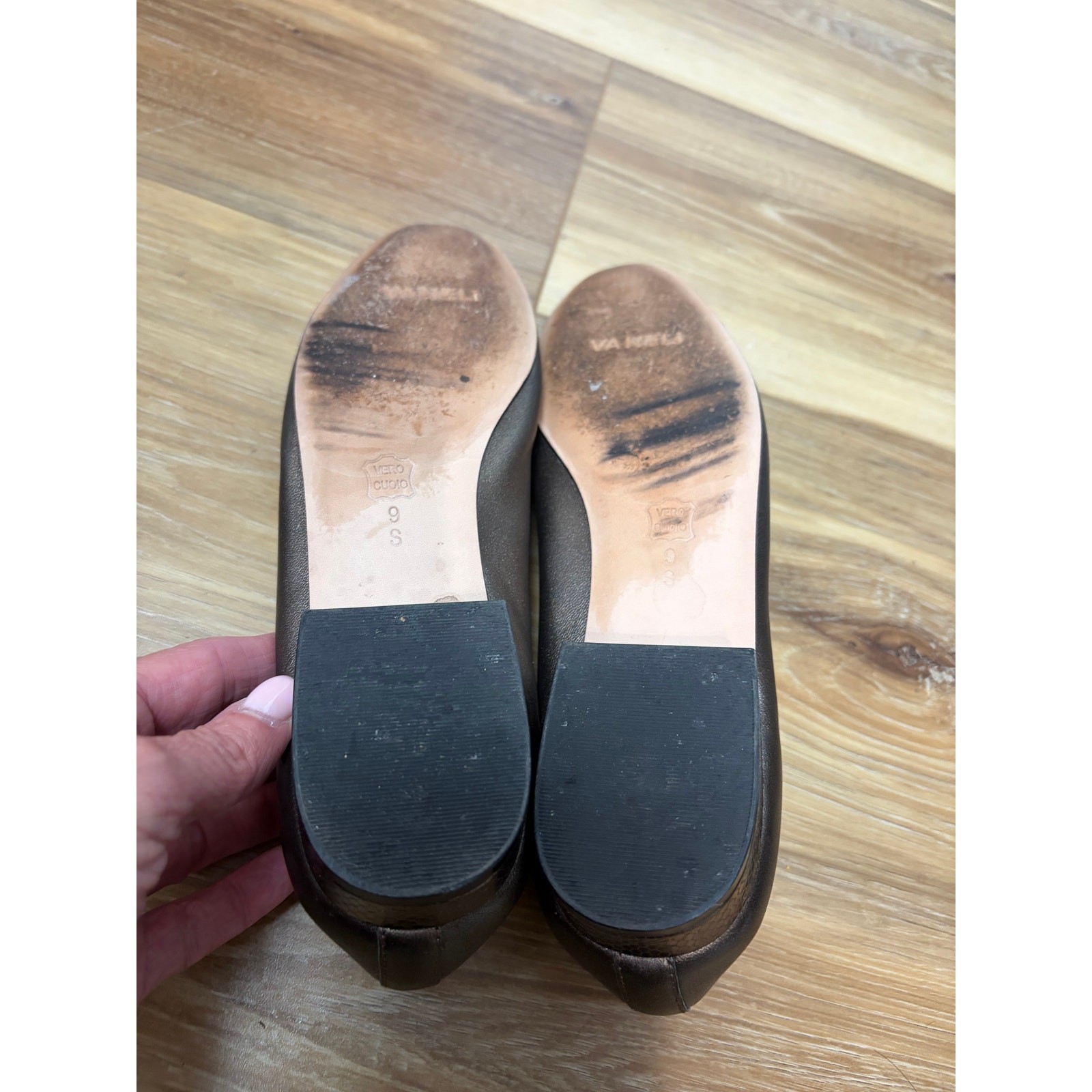 Vaneli Bronze Metallic Cap Toe Leather Flats Size 6 Snake Embossed Comfort Shoes