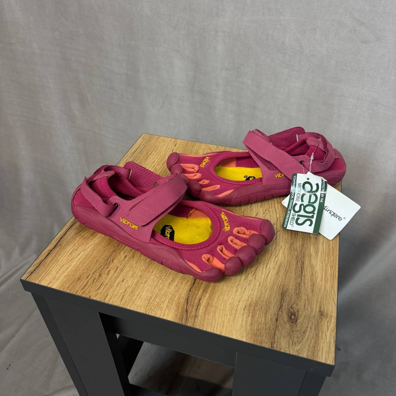 Vibram FiveFingers TrekSport Women’s Toe Shoes Pink Barefoot Size 36