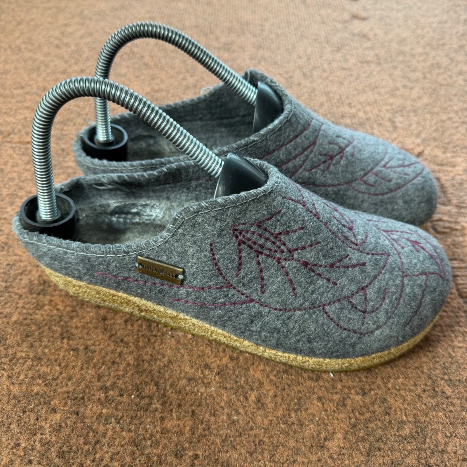 B- Haflinger Gray Boiled Wool Leaf Embroidered Clogs Slippers Womens 7.5 EU 37