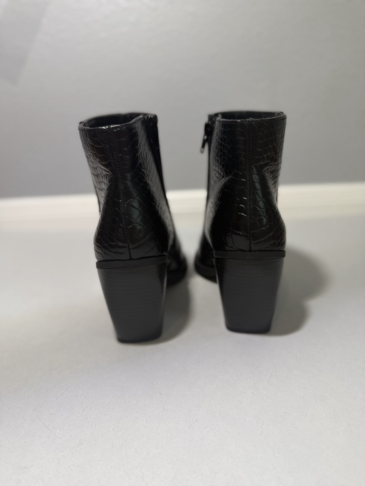 Madden Girl Women’s Black Faux Leather Ankle Booties Croc Embossed Sz 9 NEW