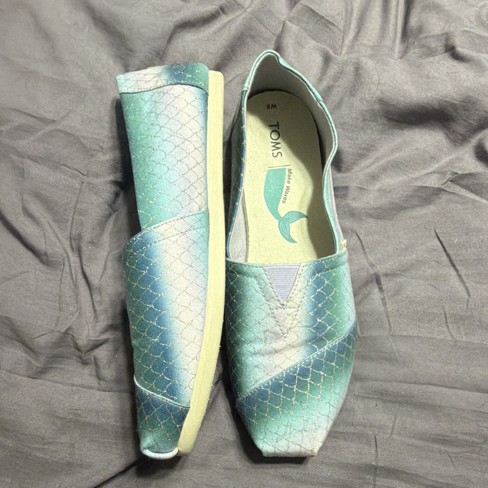TOMS Make Waves Mermaid Scale Canvas Slip-On Flats Blue/White Women’s US 9