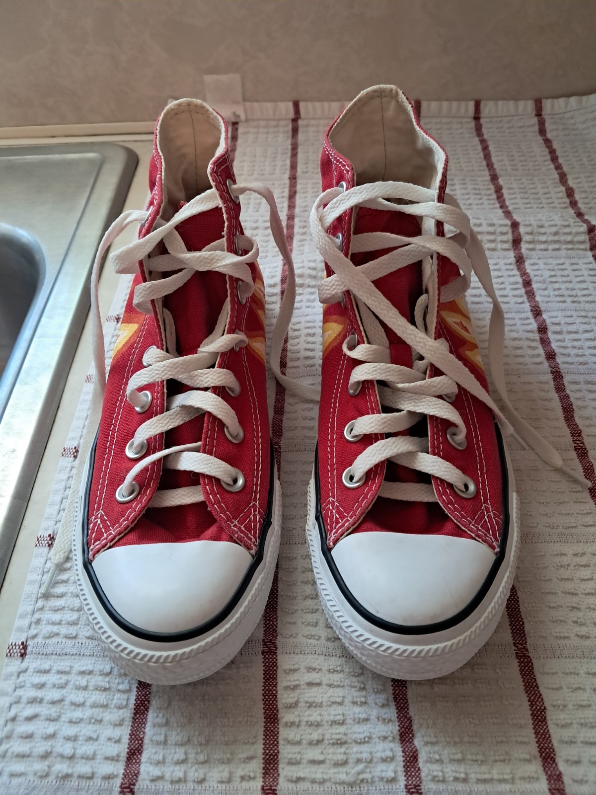 Custom Flame Converse Chuck Taylor High Tops Red Men 6 / Women 8 NEW