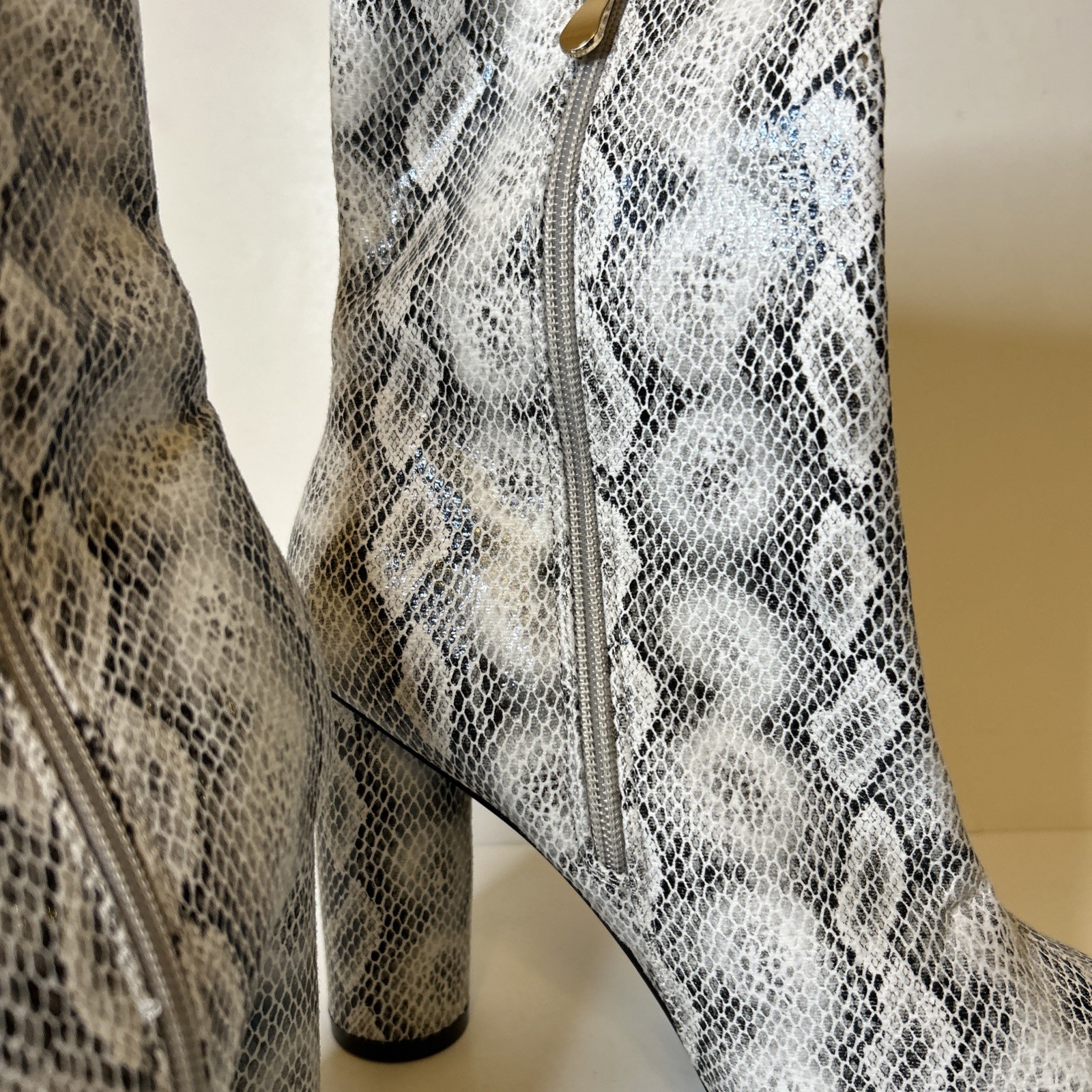 Fashion Nova Faux Snake Skin Heel Boots – Paw 45 – Multicolor – Women’s Size 11