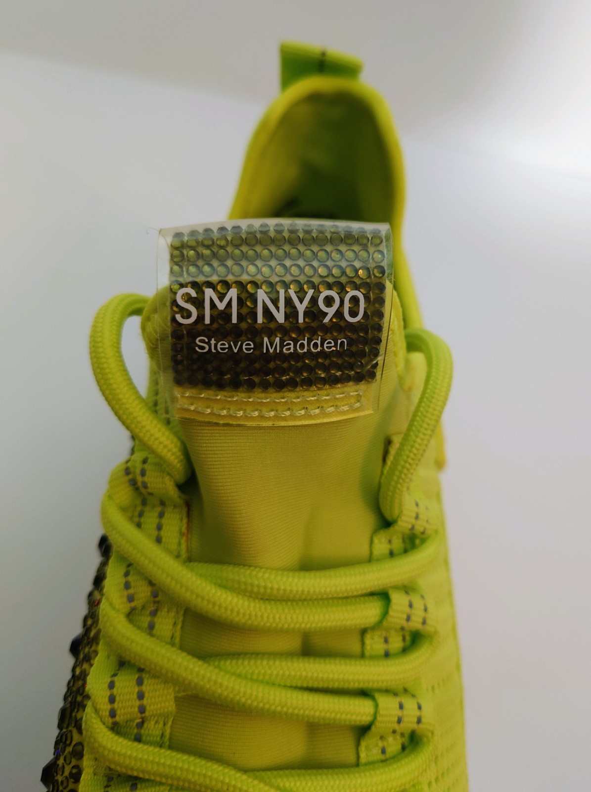 Steve Madden Maxima Knit Rhinestone Neon Yellow SM NY90 Size 8.5