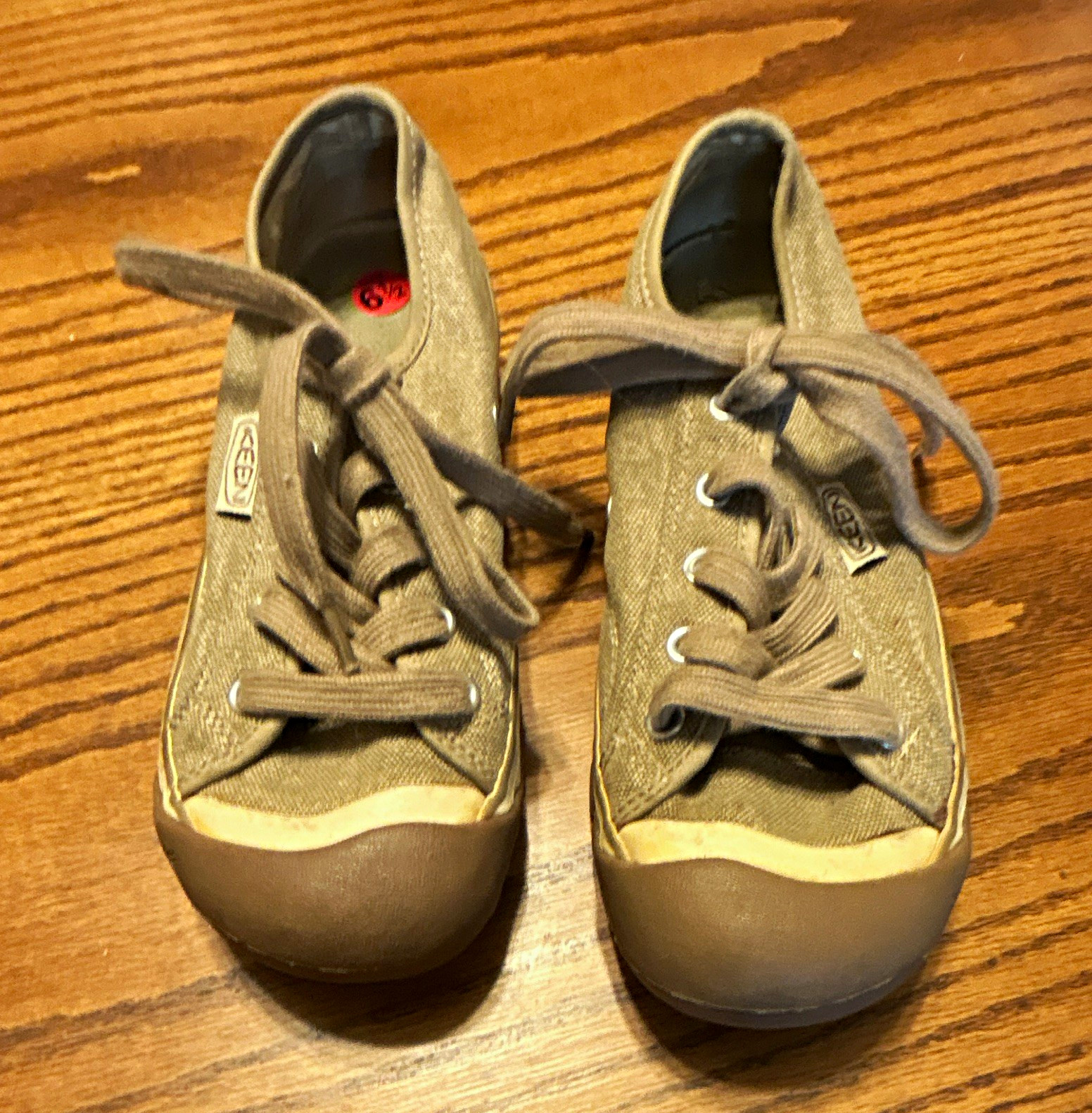 KEEN Women’s Beige Canvas Lace-Up Low Top Sneakers Rubber Outsole Casual 6.5