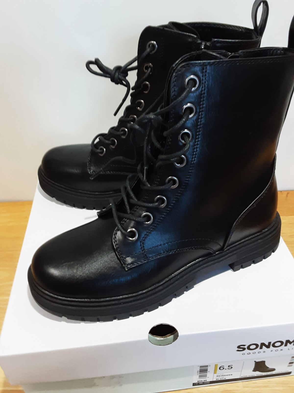 NEW Sonoma Reindeer Lace Up Boots size 6.5 has inside zippers 1.5″ heel pull tab