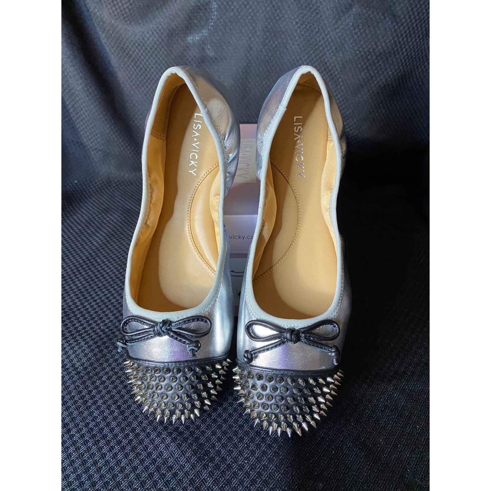 Lisa Vicky Bliss2-V Silver Metallic Studded Cap Toe Ballet Flats Size 7M NEW
