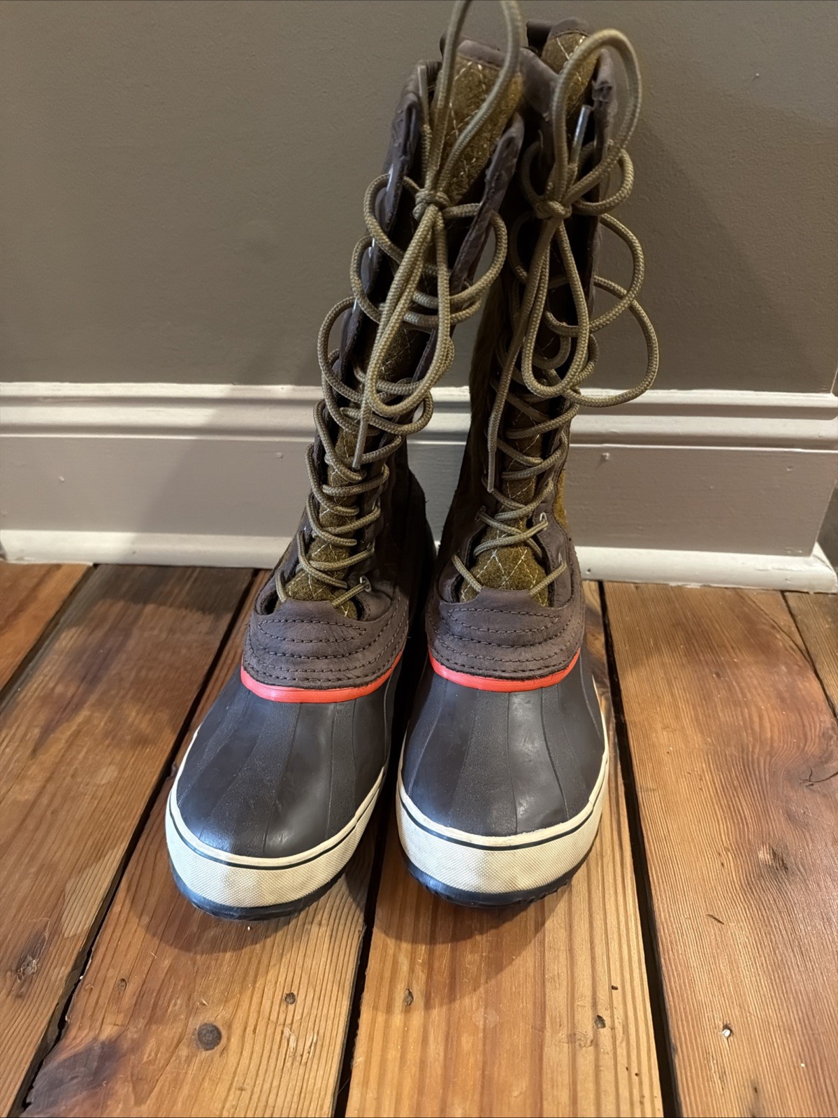 Sorrel Women’s Quilted Waterproof Boots Size 10