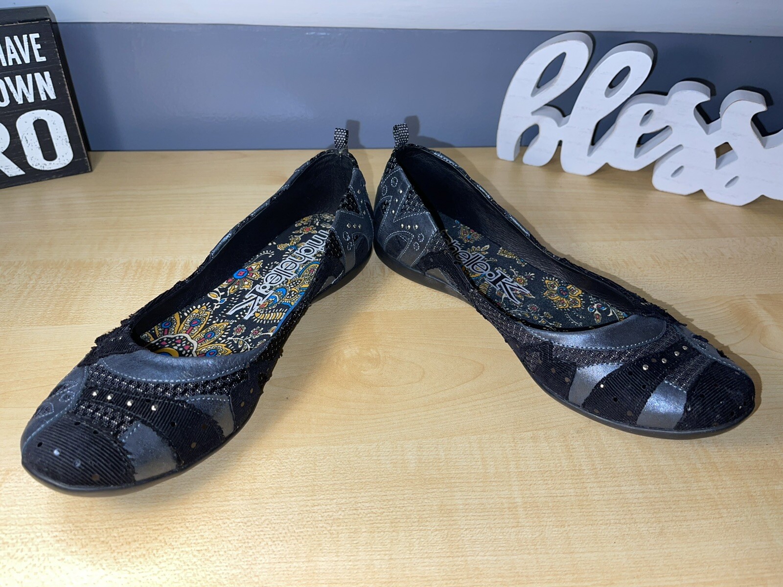 MICHELLE K Shoes Women’s Size 8 Black Textile Upper Slip-On Comfort Flats