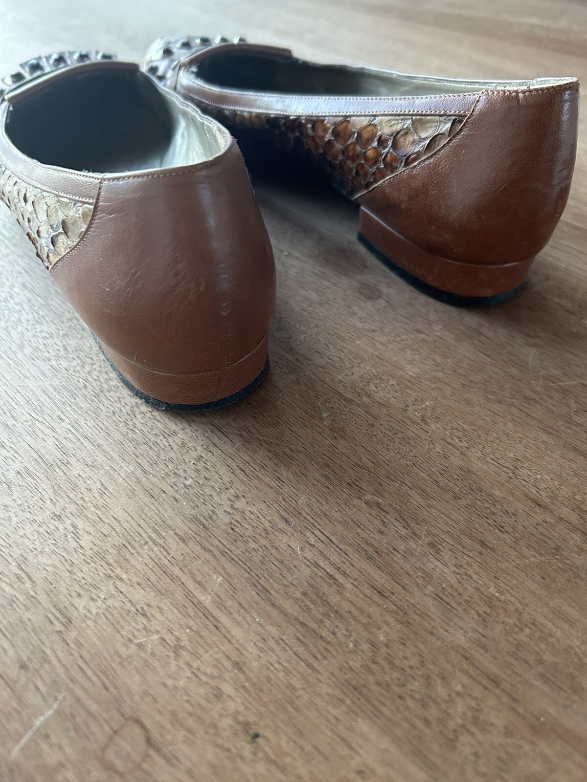 ITALIAN DESIGNER CLAUDIA CIUTI NATURAL SNAKESKINBLK JEWELS& METAL GROMETS LOAFER