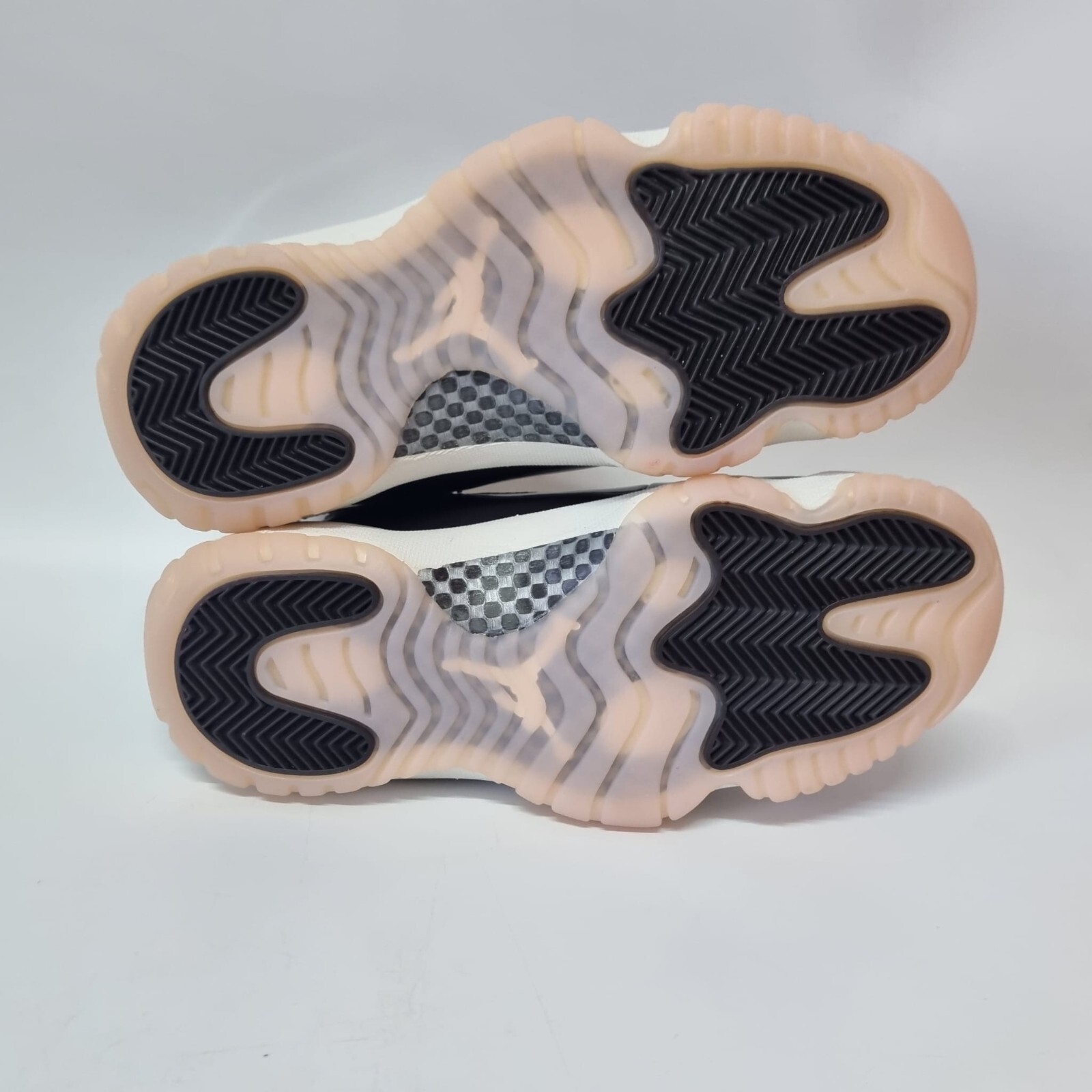 Nike Air Jordan 11 Retro Women’s 7.5 US 5UK AJ11 Neapolitan Sail Brown Sneakers
