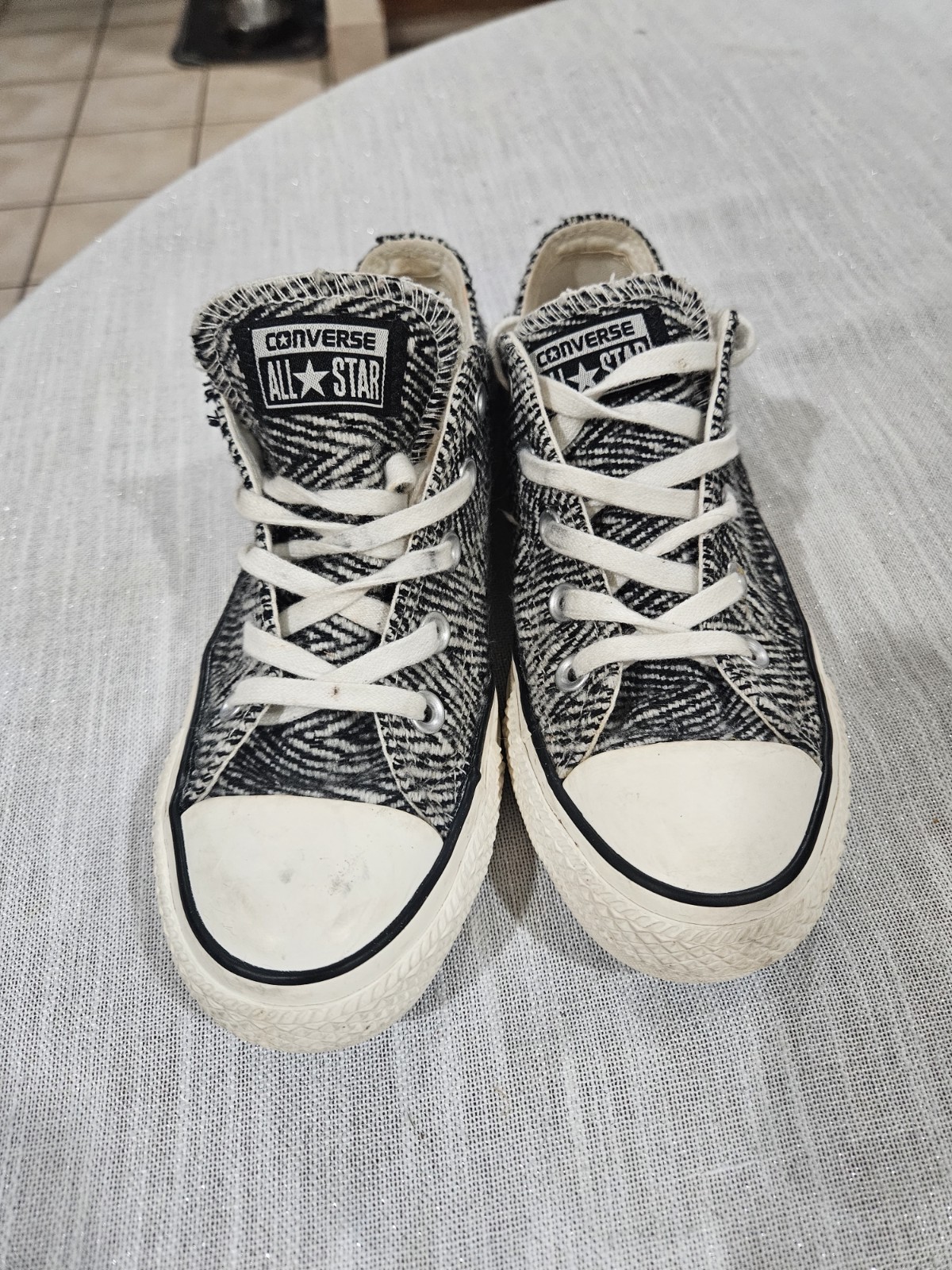 Converse All Stars Low Tops Womans Shoes Size 6 «Zebra»