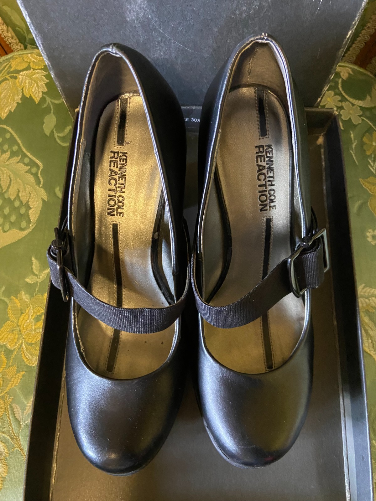 Kenneth Cole «Reaction» Ladies Black Dress shoes Size 7