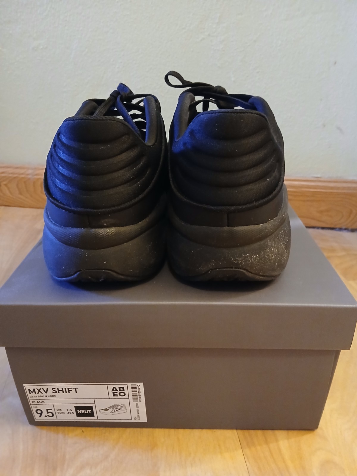ABEO MXV Shift 9.5 Wide Black Womens Lace-Up Athletic Sneakers Textile Rubber.