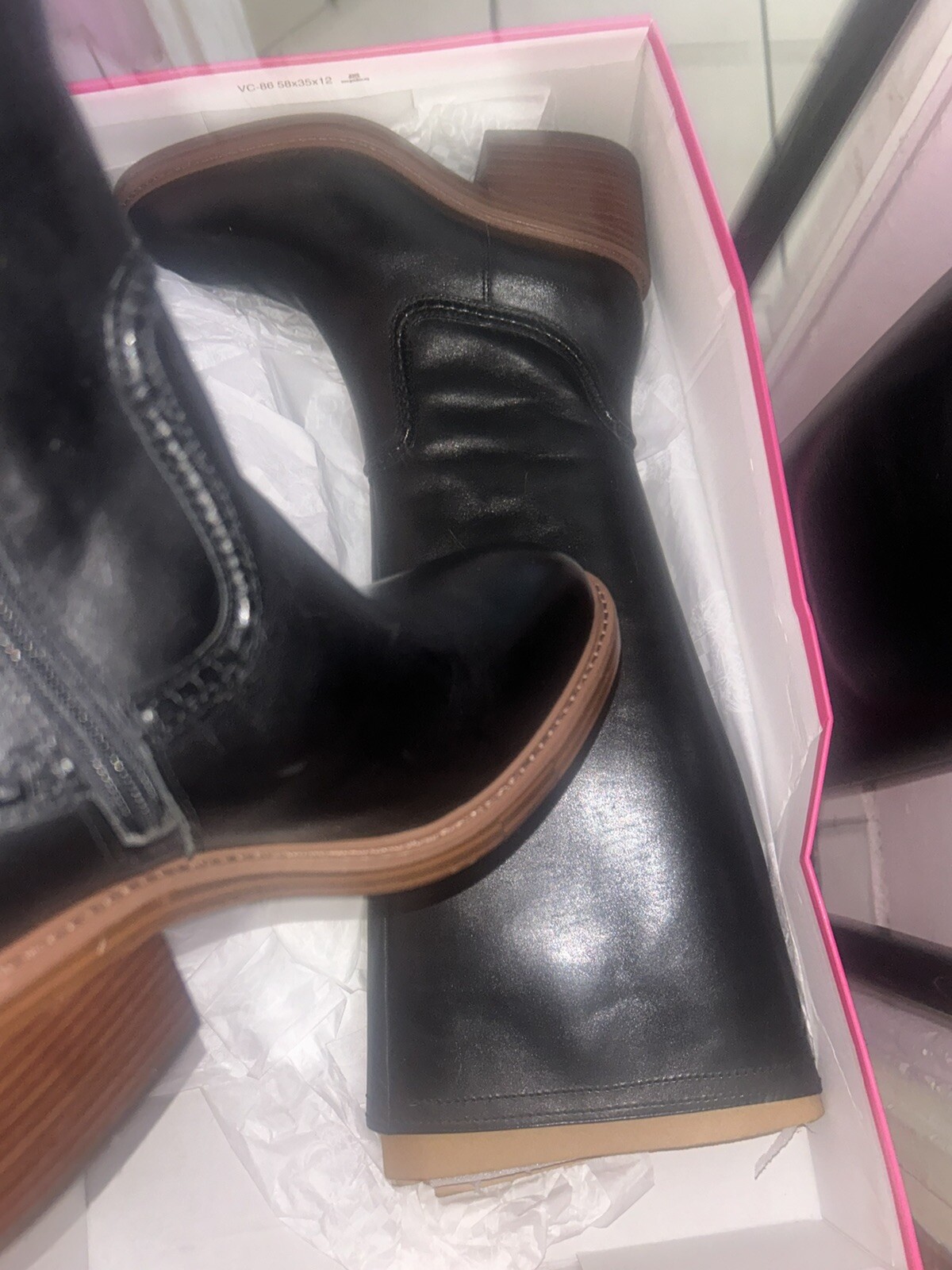 Vince Camuto