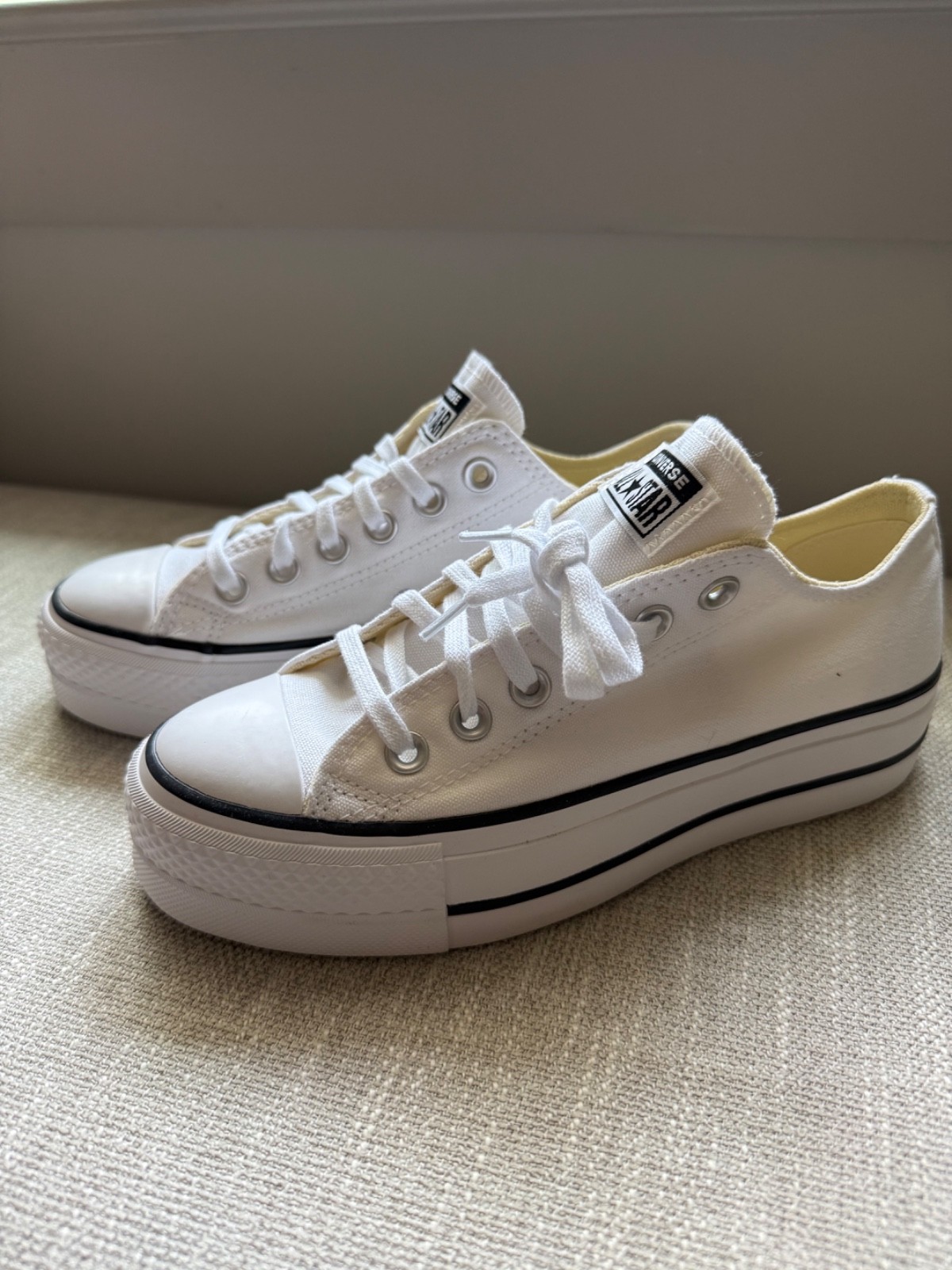 Size 6 – Converse Chuck Taylor All Star Platform Low Top White Black