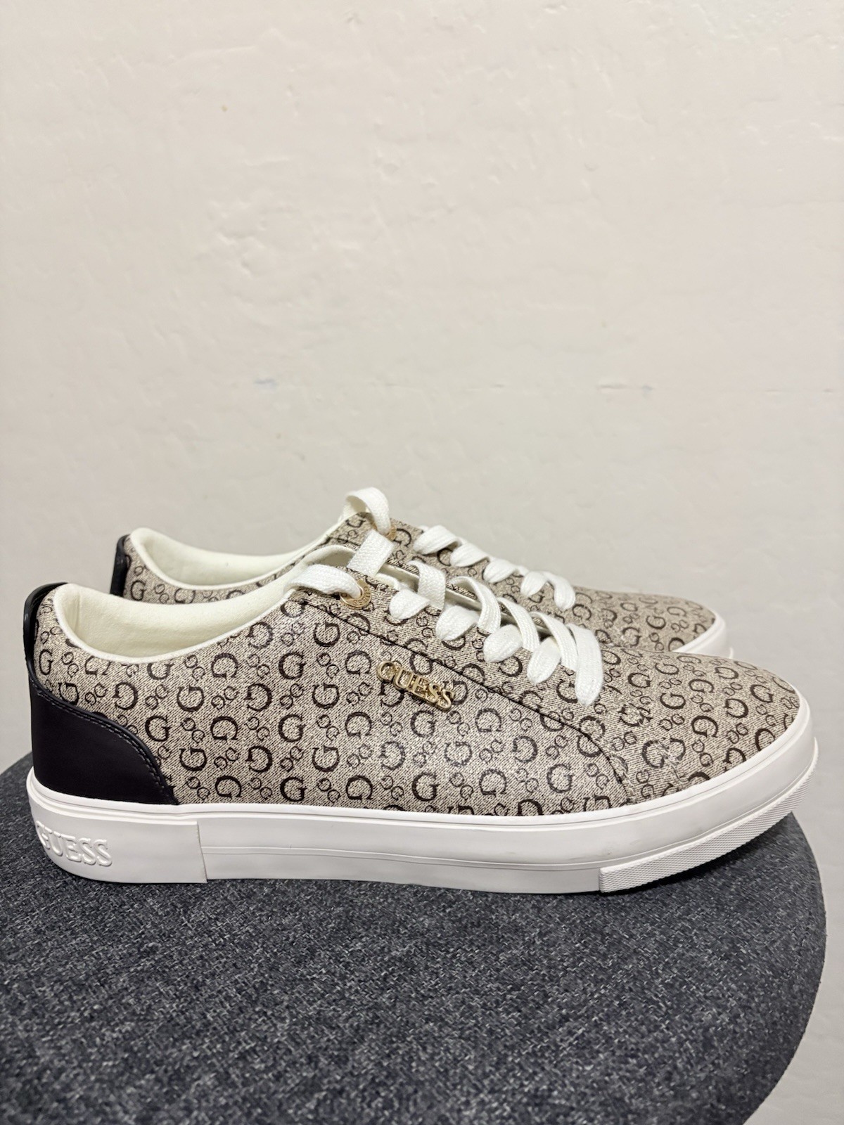 GUESS Logo Monogram Lace-Up Sneakers Beige/Black/White women’s US 11 M
