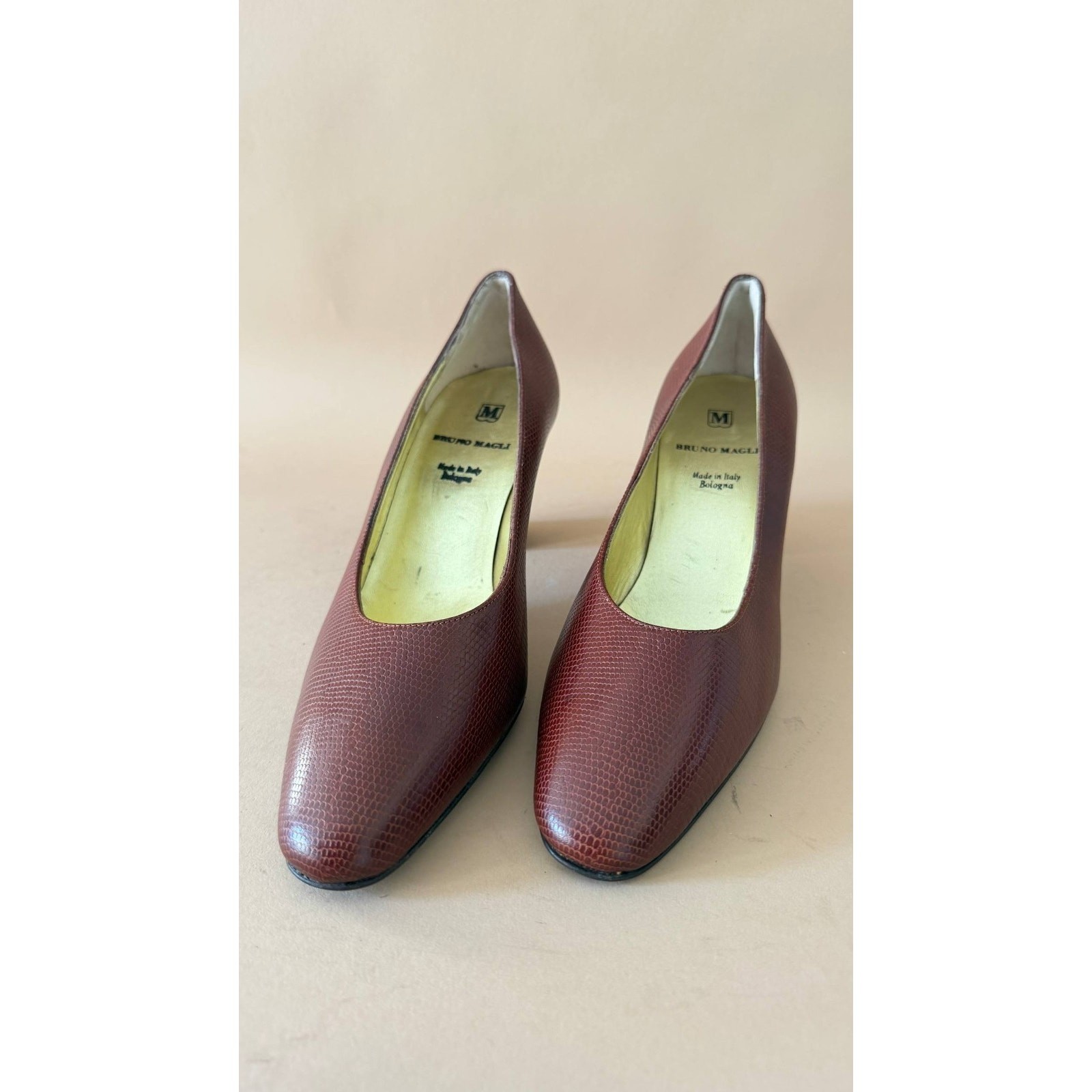 Bruno Magli Textured Leather Block Heel Pumps Women’s US 8 B Made Italy