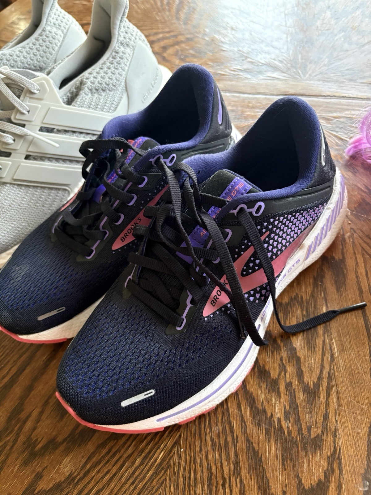 Women’s Brooks adrenaline gts 22 Size 7