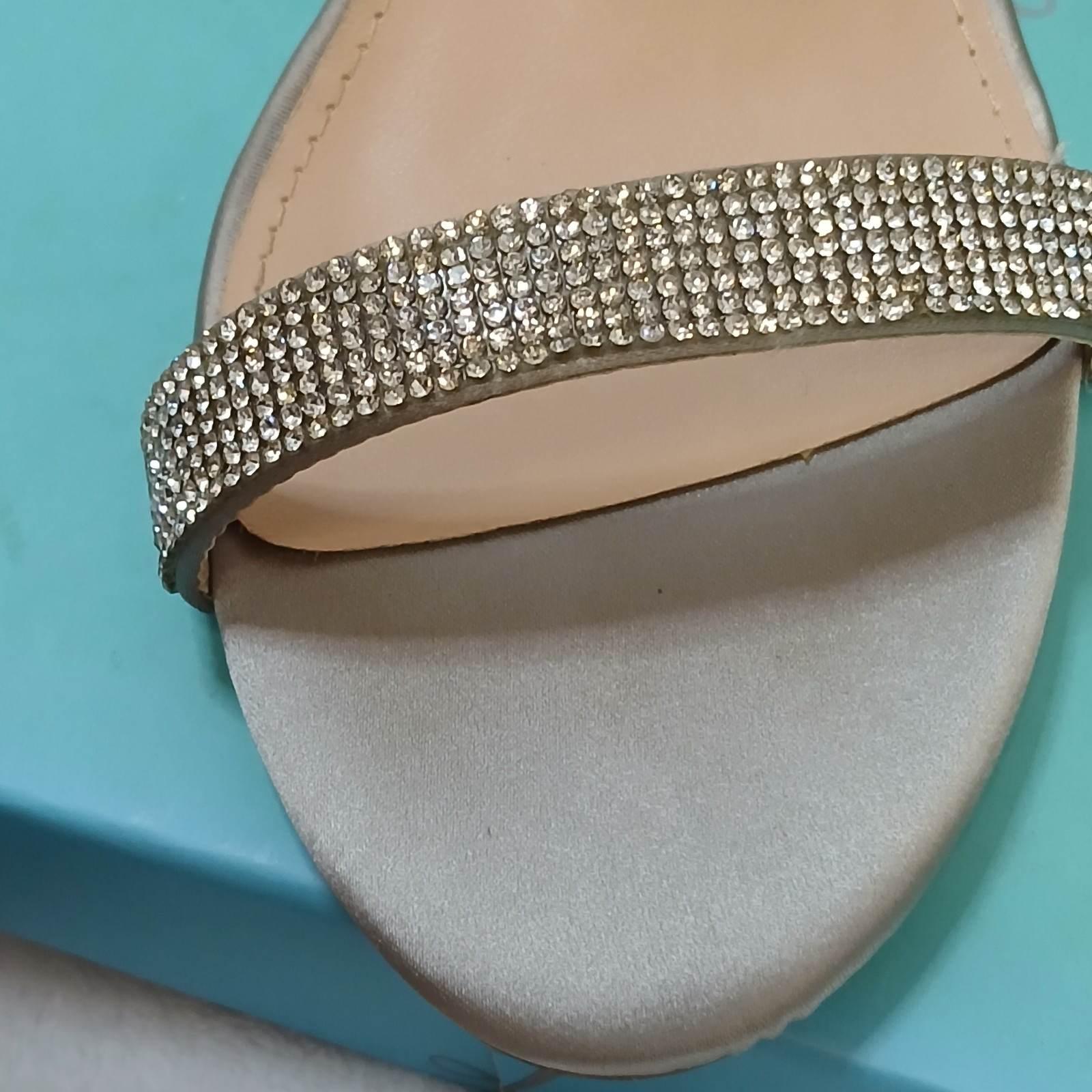Silver Ankle Strap Sandals Size 8.5 Boho Chic Asymmetrical Design Metallic Glam