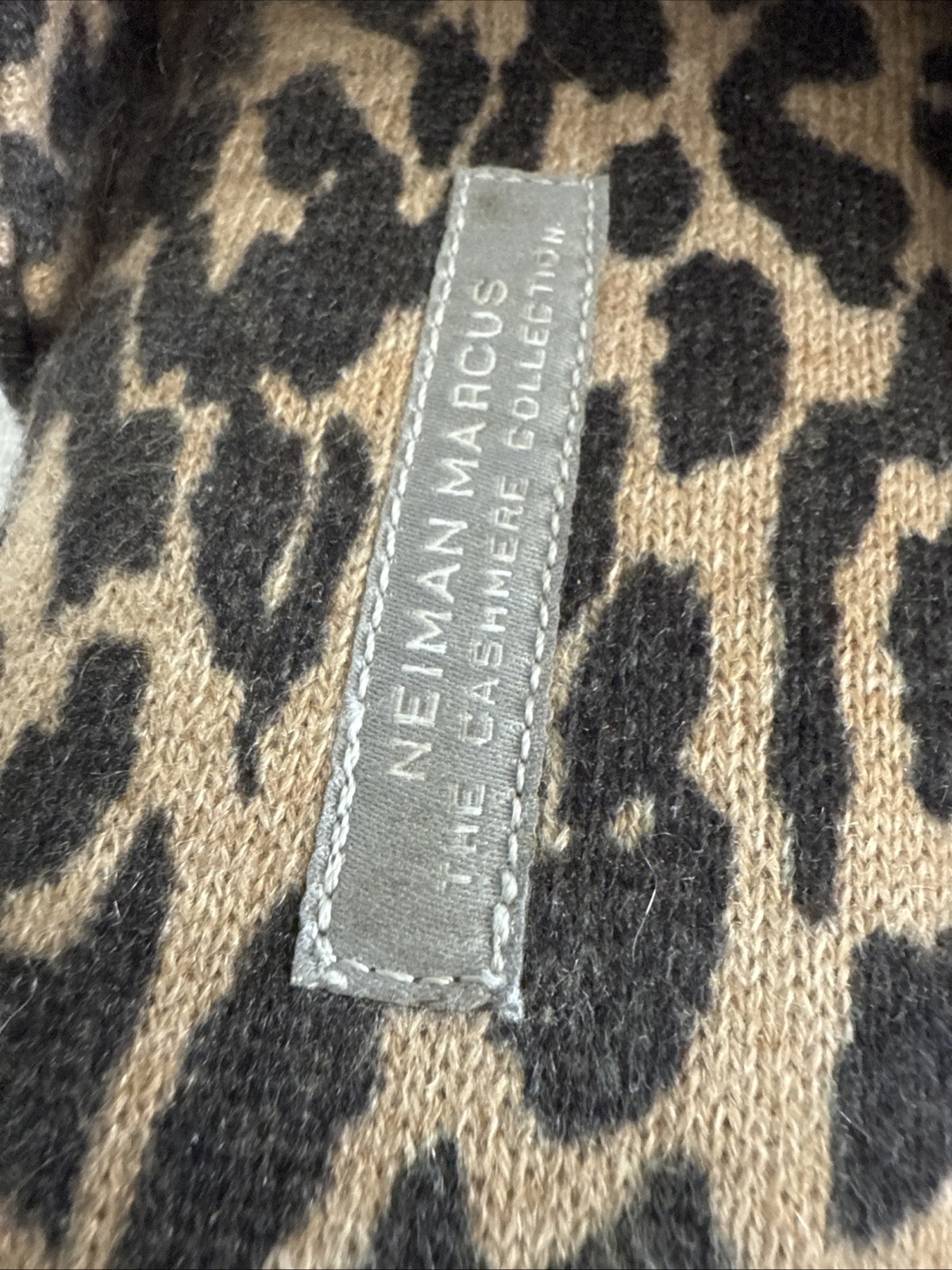 Neiman Marcus Women’s Brown Leopard Slipper With Fur Pom Pom Cashmere Size M
