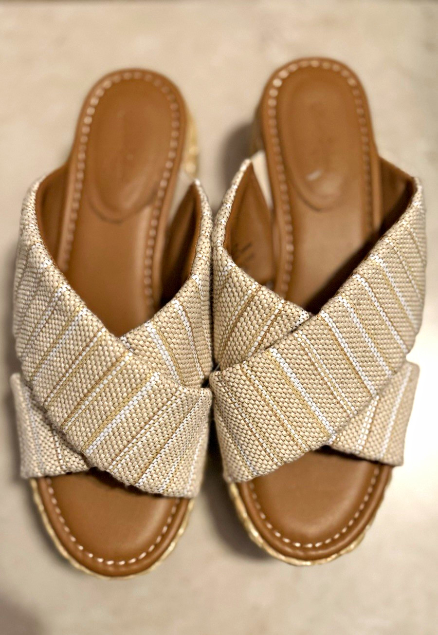 Universal Thread Women’s Beige/Tan Wedge Slide Sandals Braided Straps 9.5