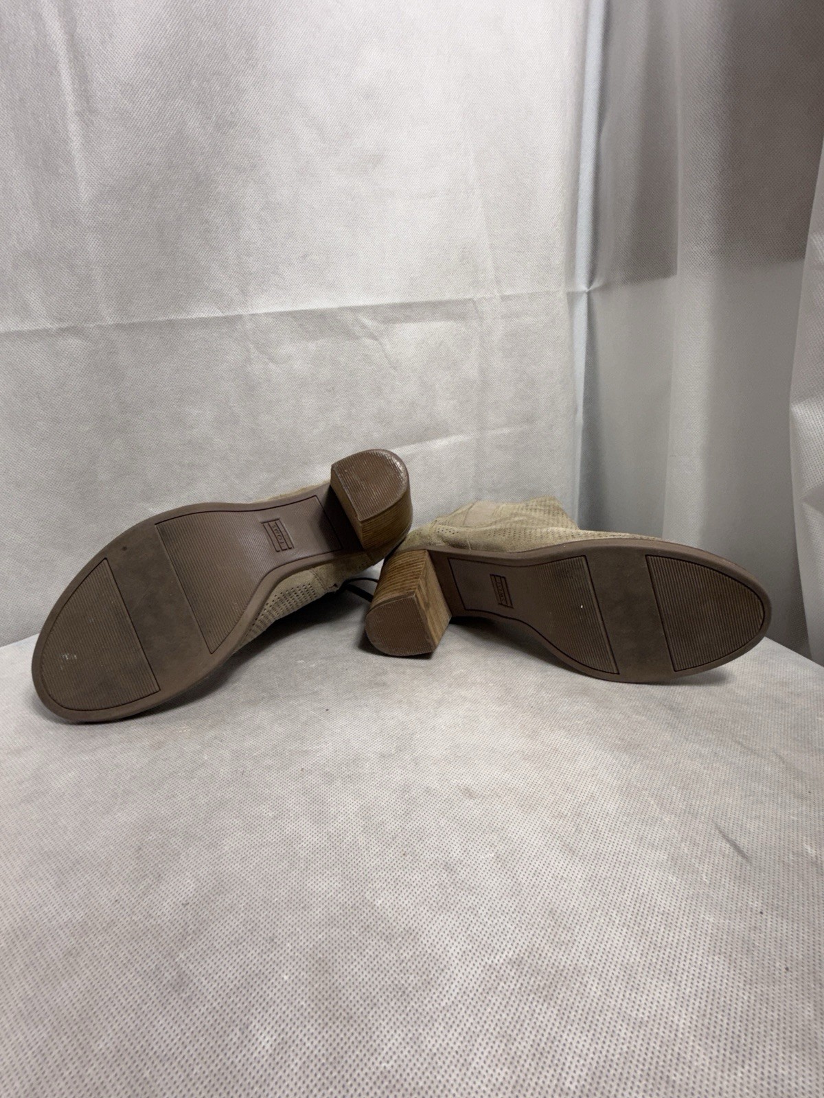 TOMS Majorca peep-toe booties Taupe Perforated Suede Block Heel Size 10W