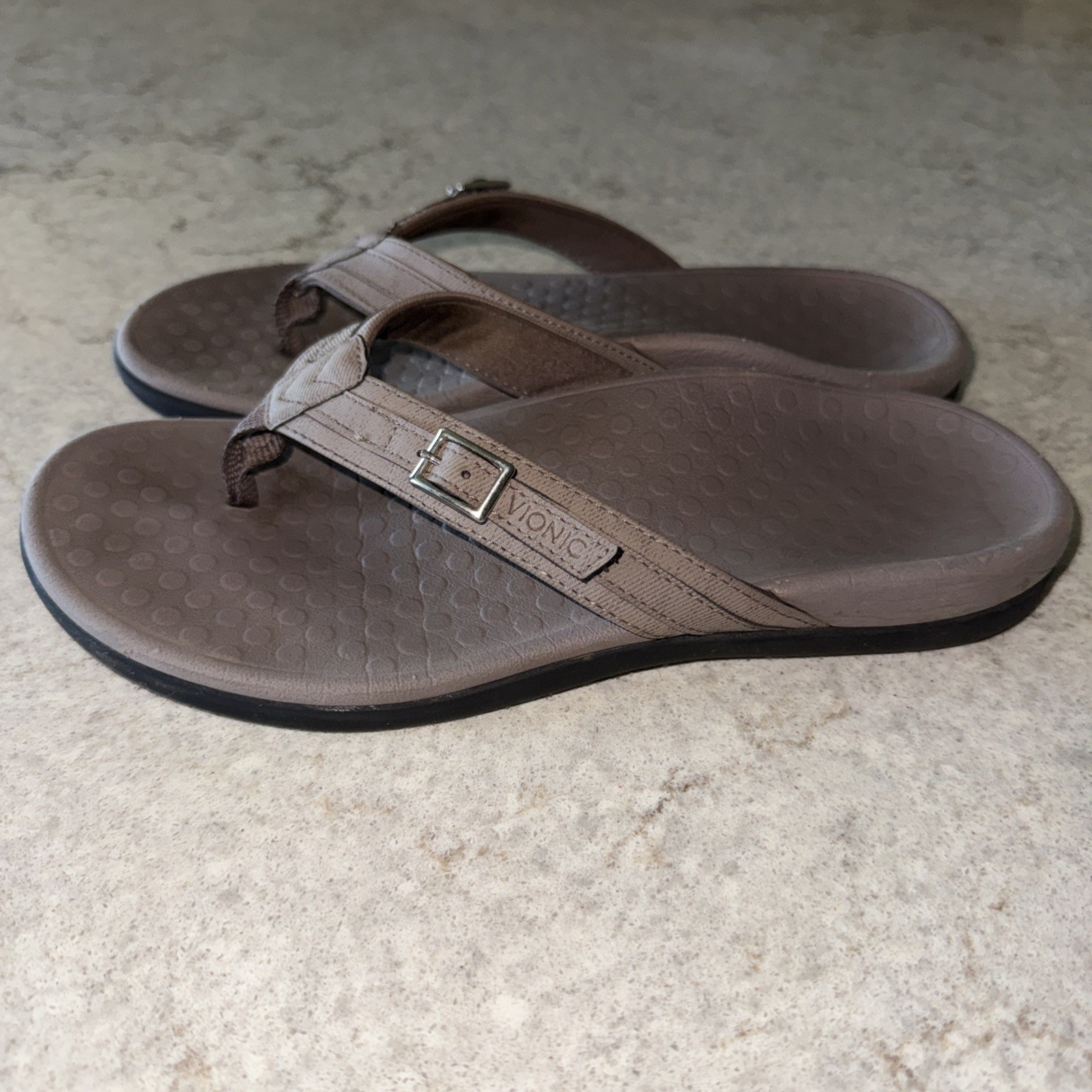 Vionic Tide Patty Taupe women’s comfort Flip Flop Sandals buckle size 8 summer