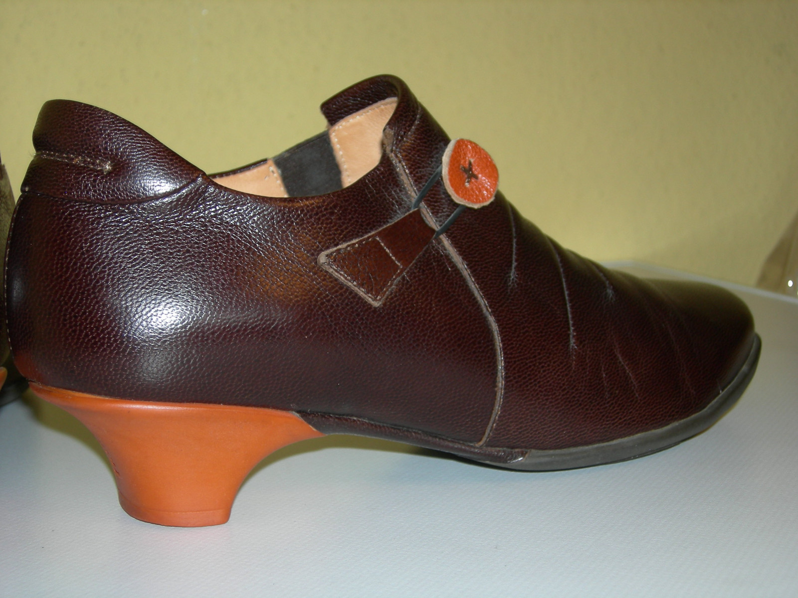 Think women’s elastic shoes leather brown Germany size 38.5 medium top