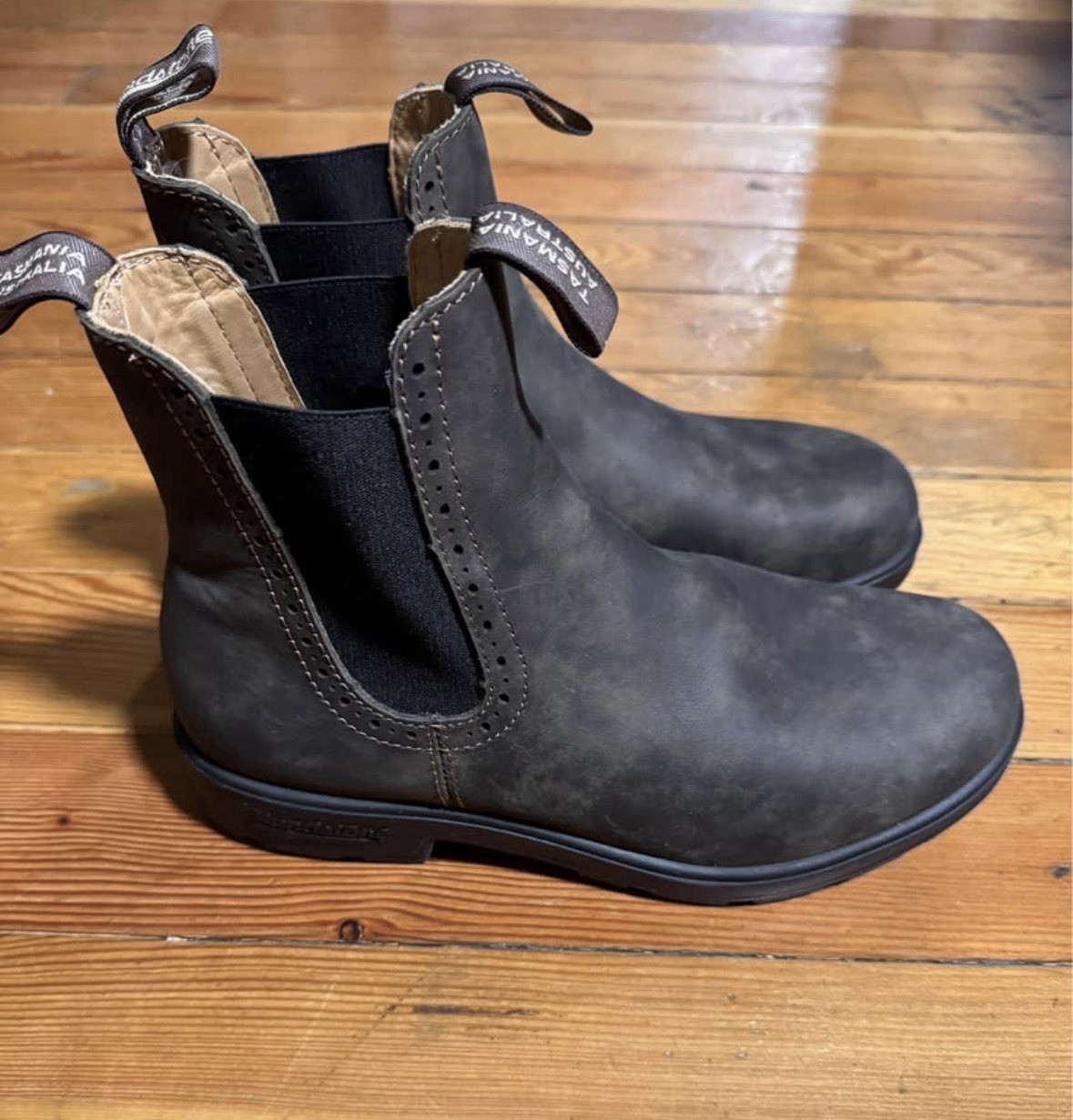 NWOB Women’s Blundstone’s #1351 Size 9 Rustic Brown Leather Chelsea Boots New