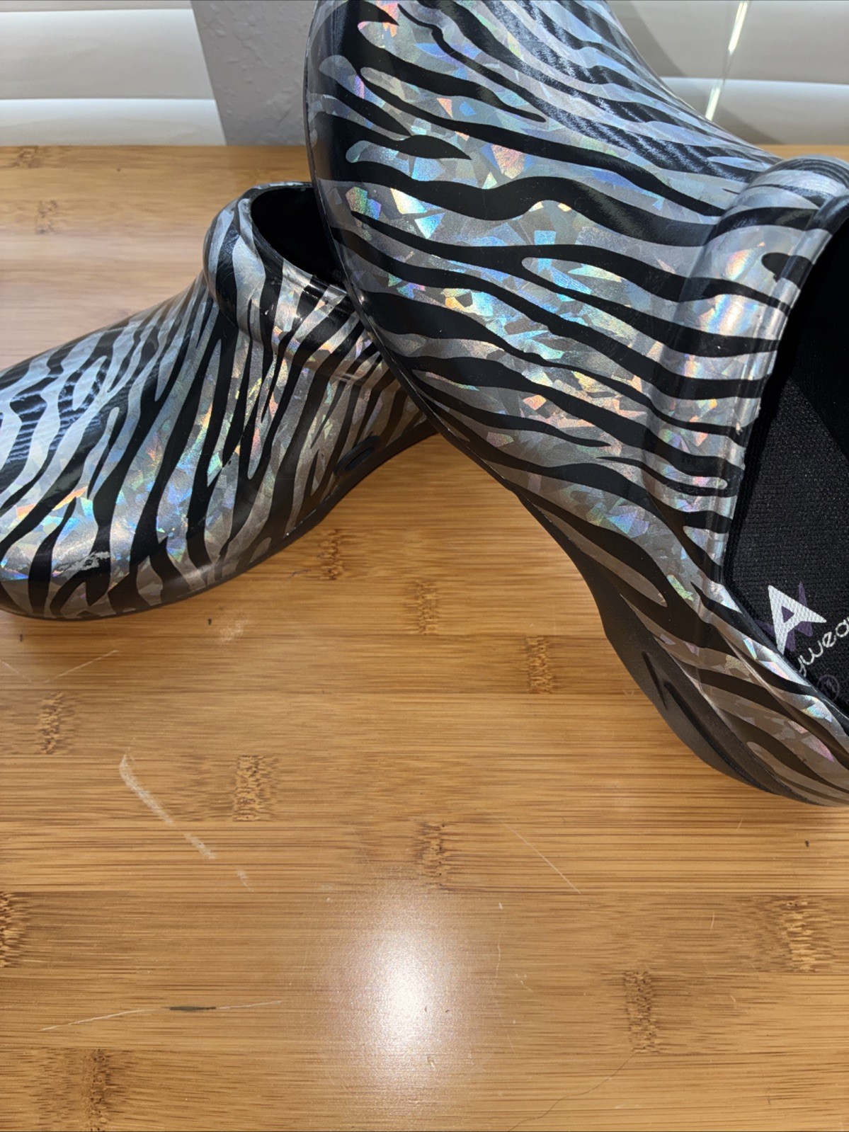 Anywear SR Angel Metallic Zebra Holographic Nursing Clogs Womens 11 Mens 9 Work